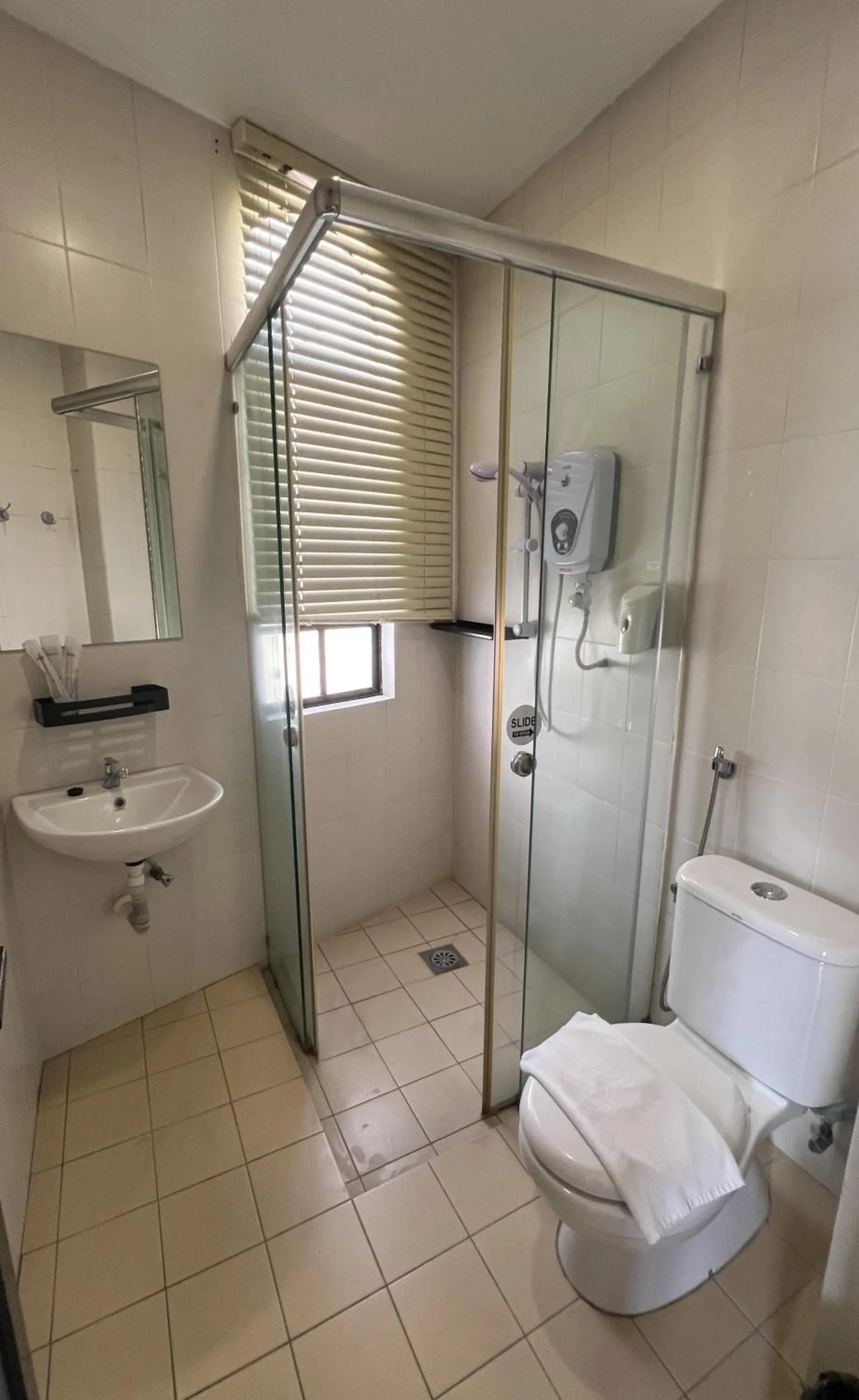 Bathroom in Cojoy Hotel @ Chinatown