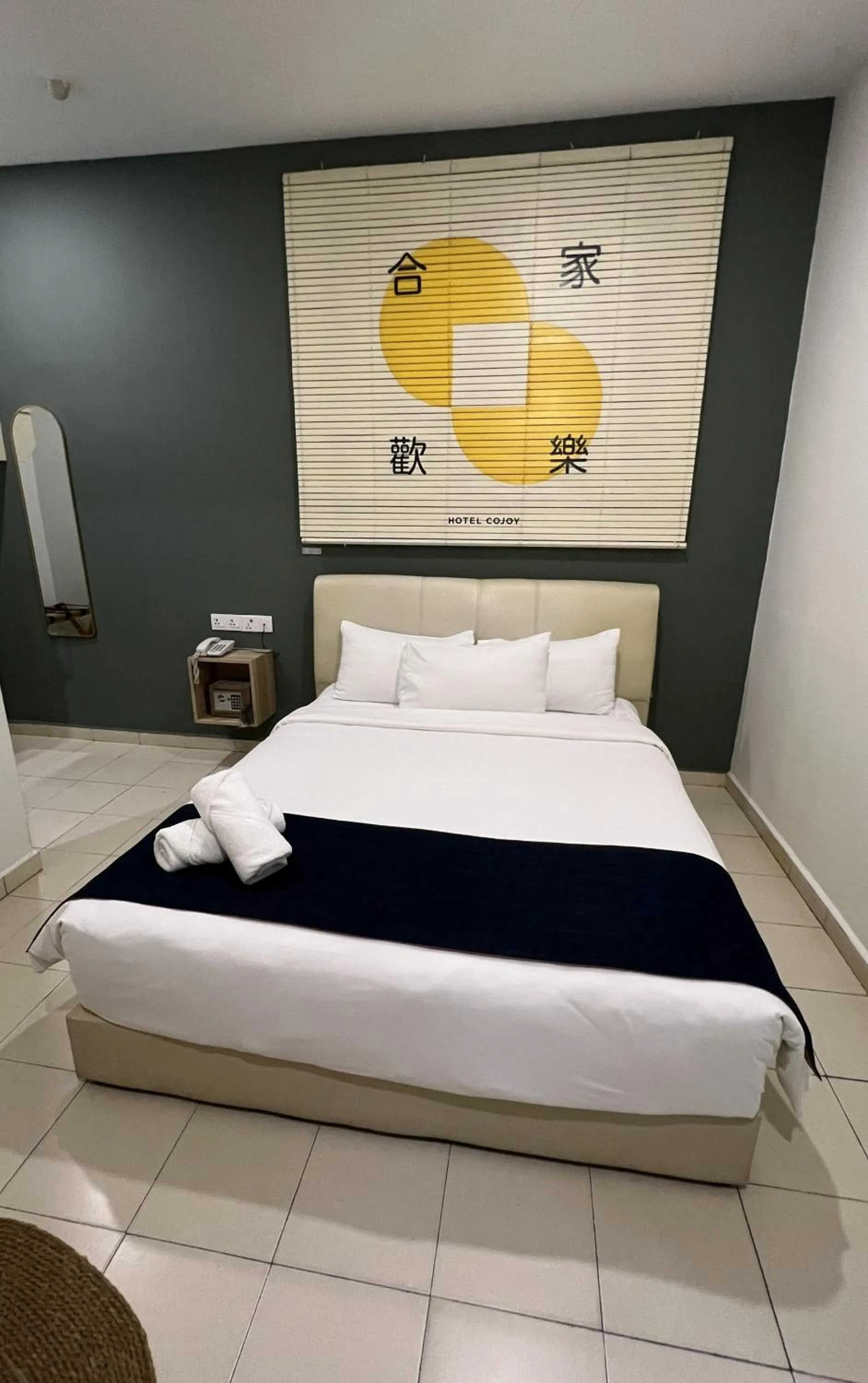 Bedroom, Bed in Cojoy Hotel @ Chinatown