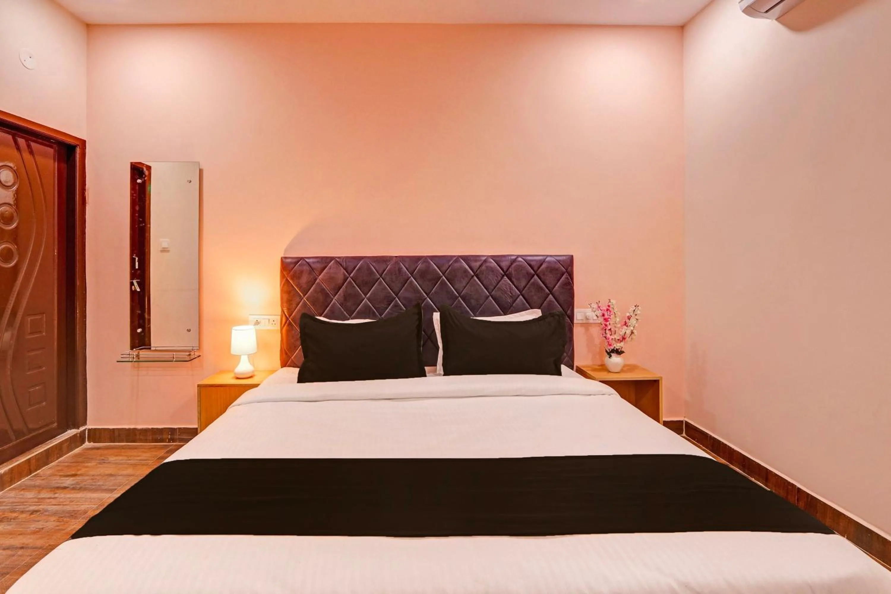 Bedroom, Bed in Super Hotel O RBS Classic Stay Boduppal