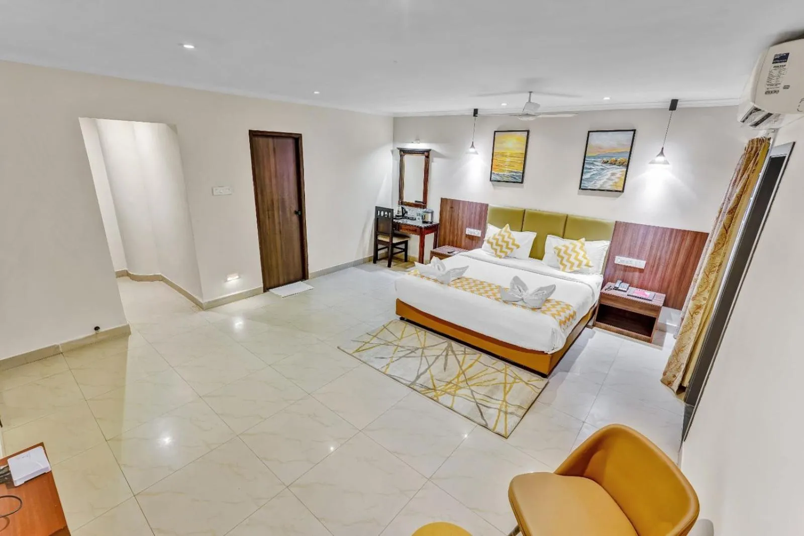 Apartment in Blossoms Hotel & Service Apartments