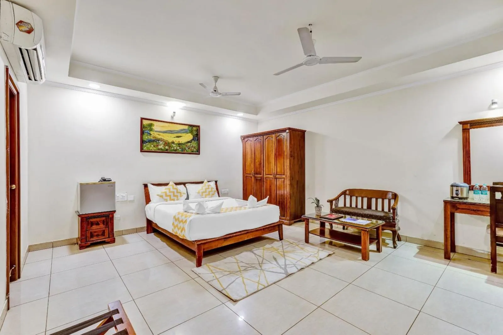 Superior King Room - single occupancy in Blossoms Hotel & Service Apartments