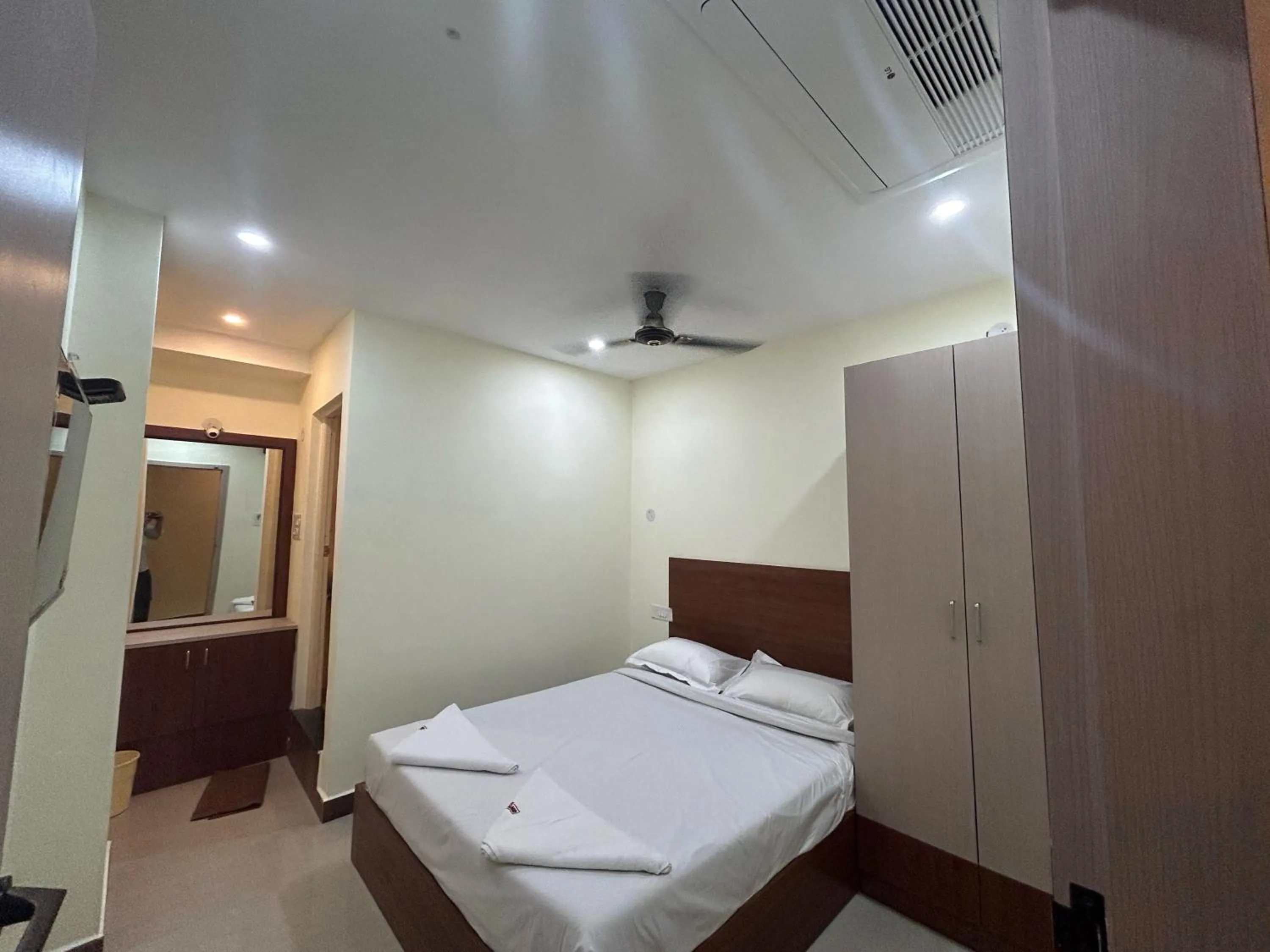 Other, Bed in Hotel O U.G. Grand