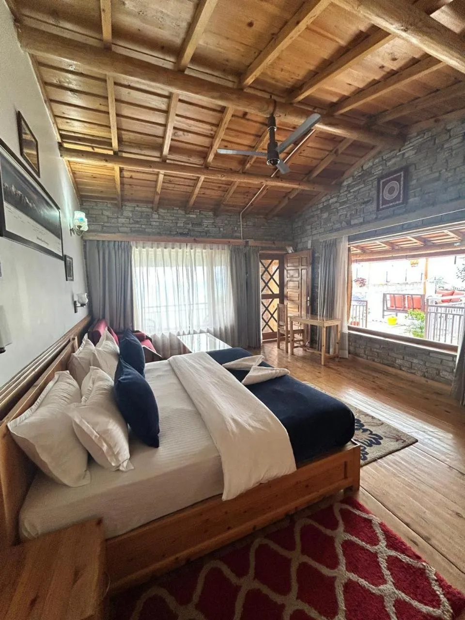 Kasar Himalaya Holiday Resort, Binsar Rd