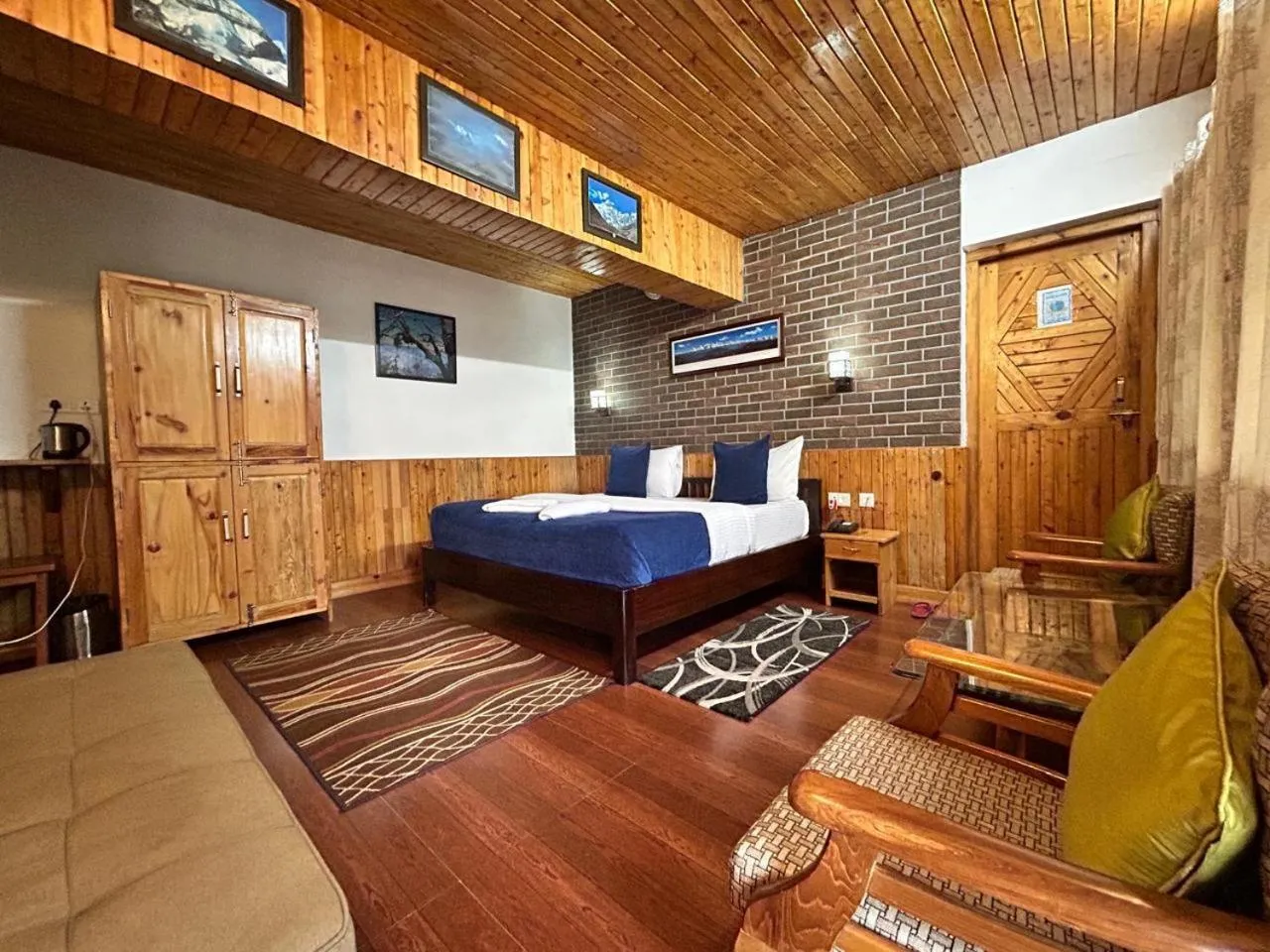 Kasar Himalaya Holiday Resort, Binsar Rd