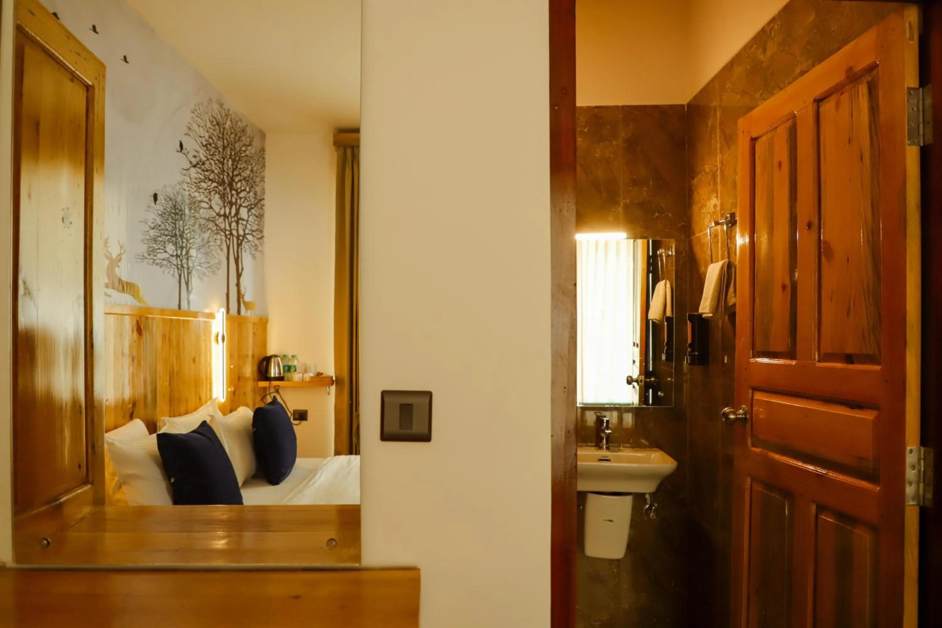 Kasar Himalaya Holiday Resort, Binsar Rd