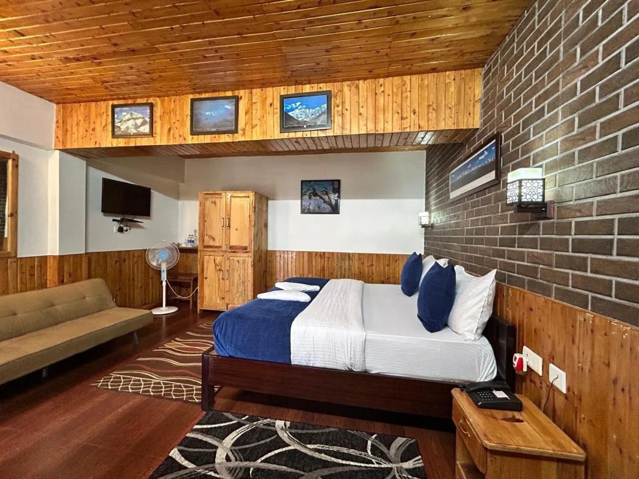 Kasar Himalaya Holiday Resort, Binsar Rd