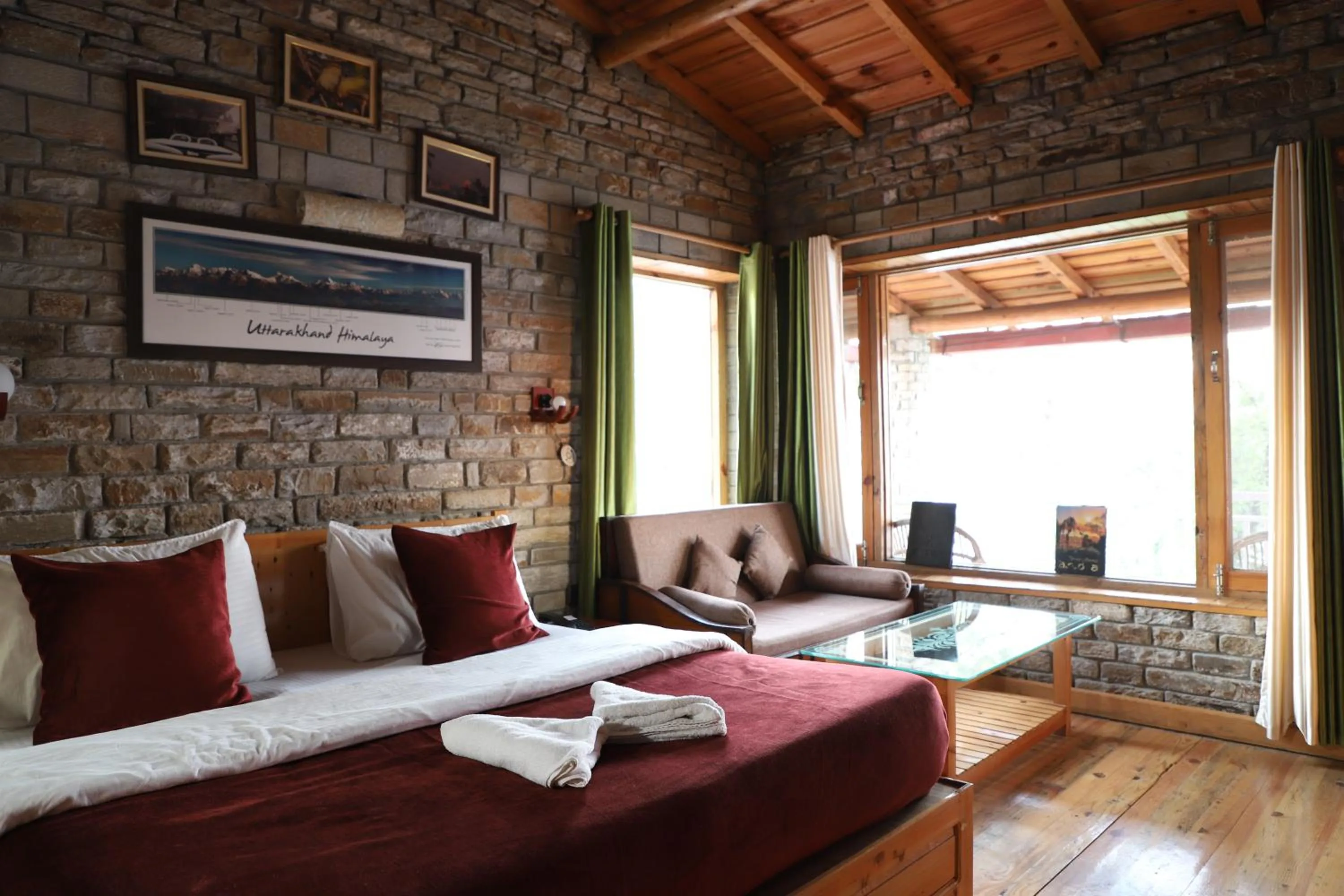 Kasar Himalaya Holiday Resort, Binsar Rd