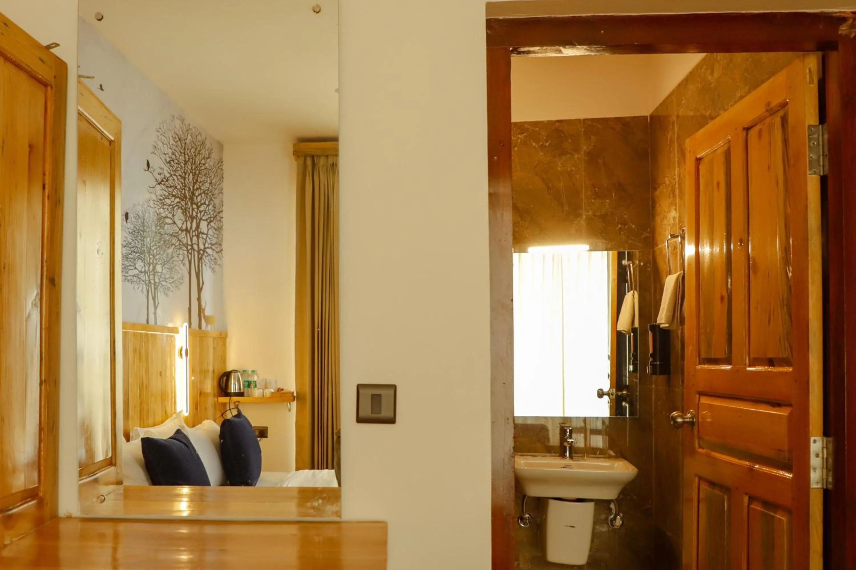 Kasar Himalaya Holiday Resort, Binsar Rd