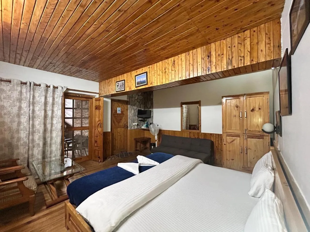 Kasar Himalaya Holiday Resort, Binsar Rd