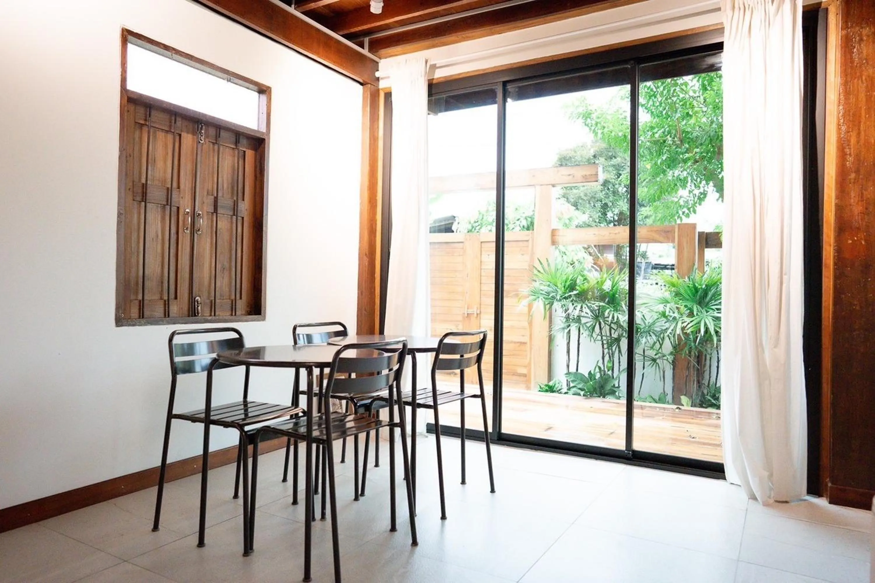 Dining area in Baan Inn