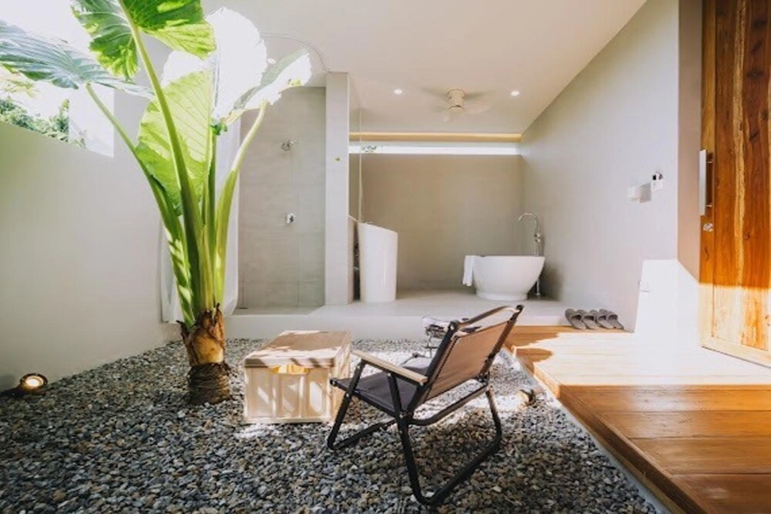 Photo of the whole room, Bed in Mist Villa