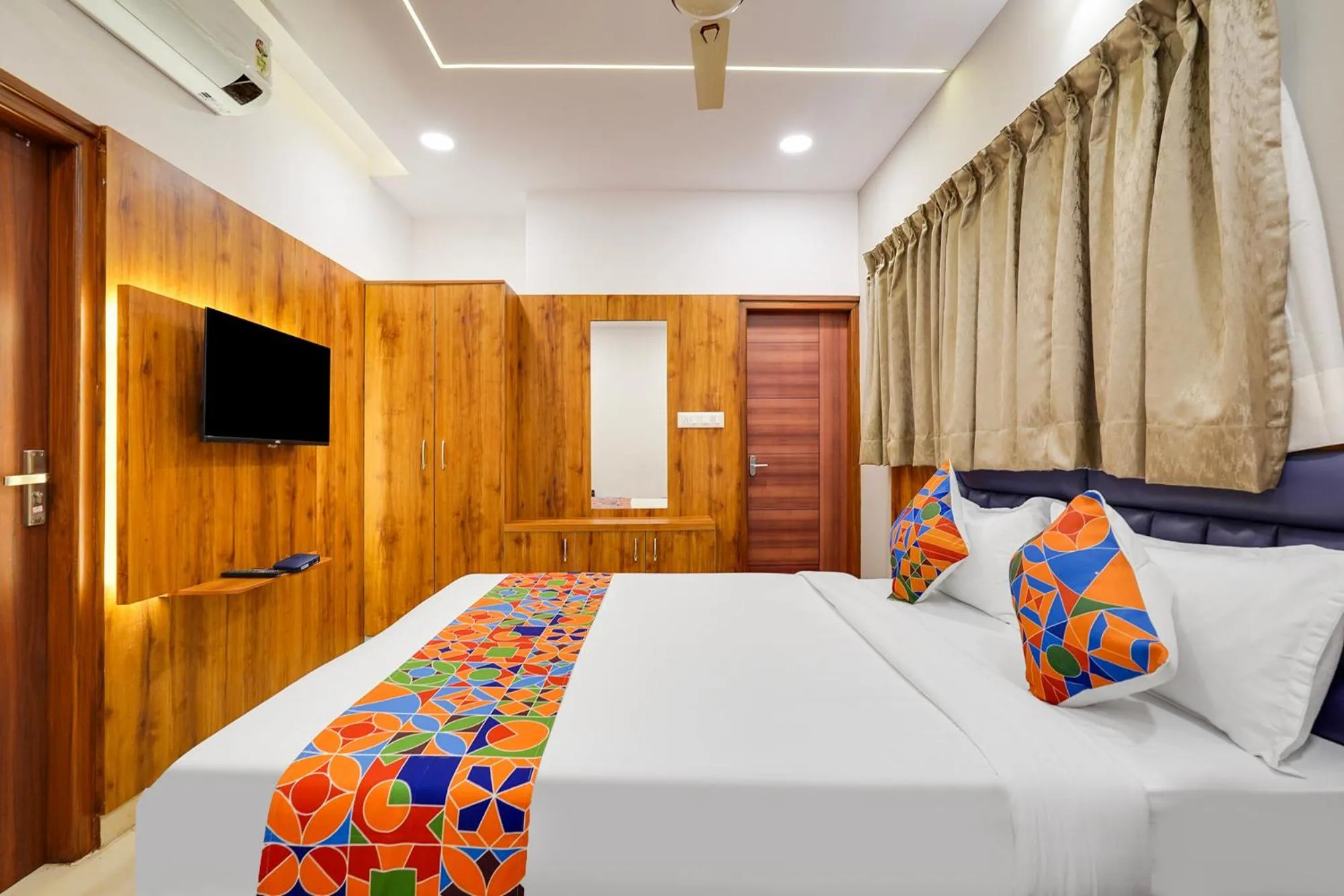 Bed in FabHotel Royal Grand - Basaveshwar Nagar