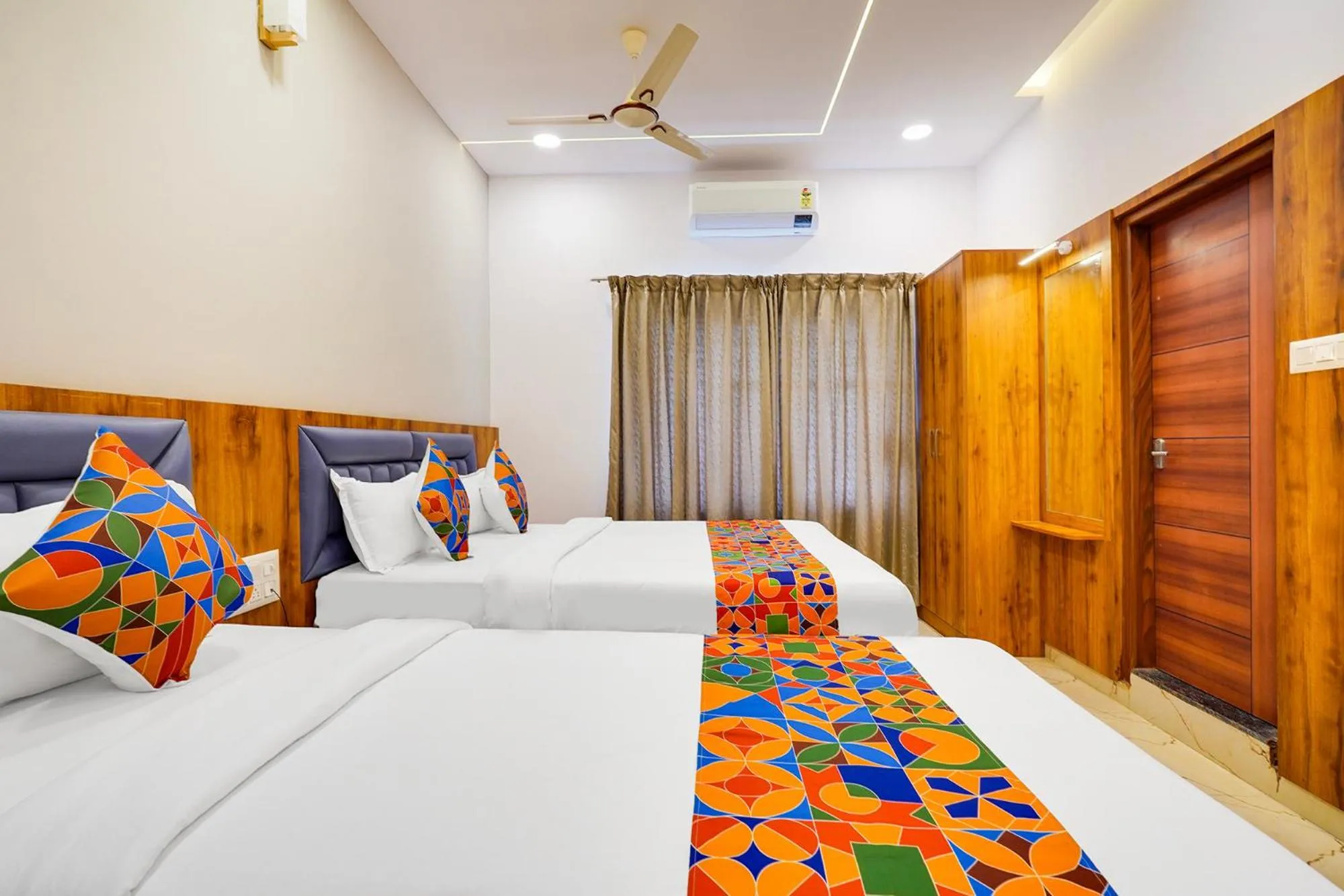 Bed in FabHotel Royal Grand - Basaveshwar Nagar