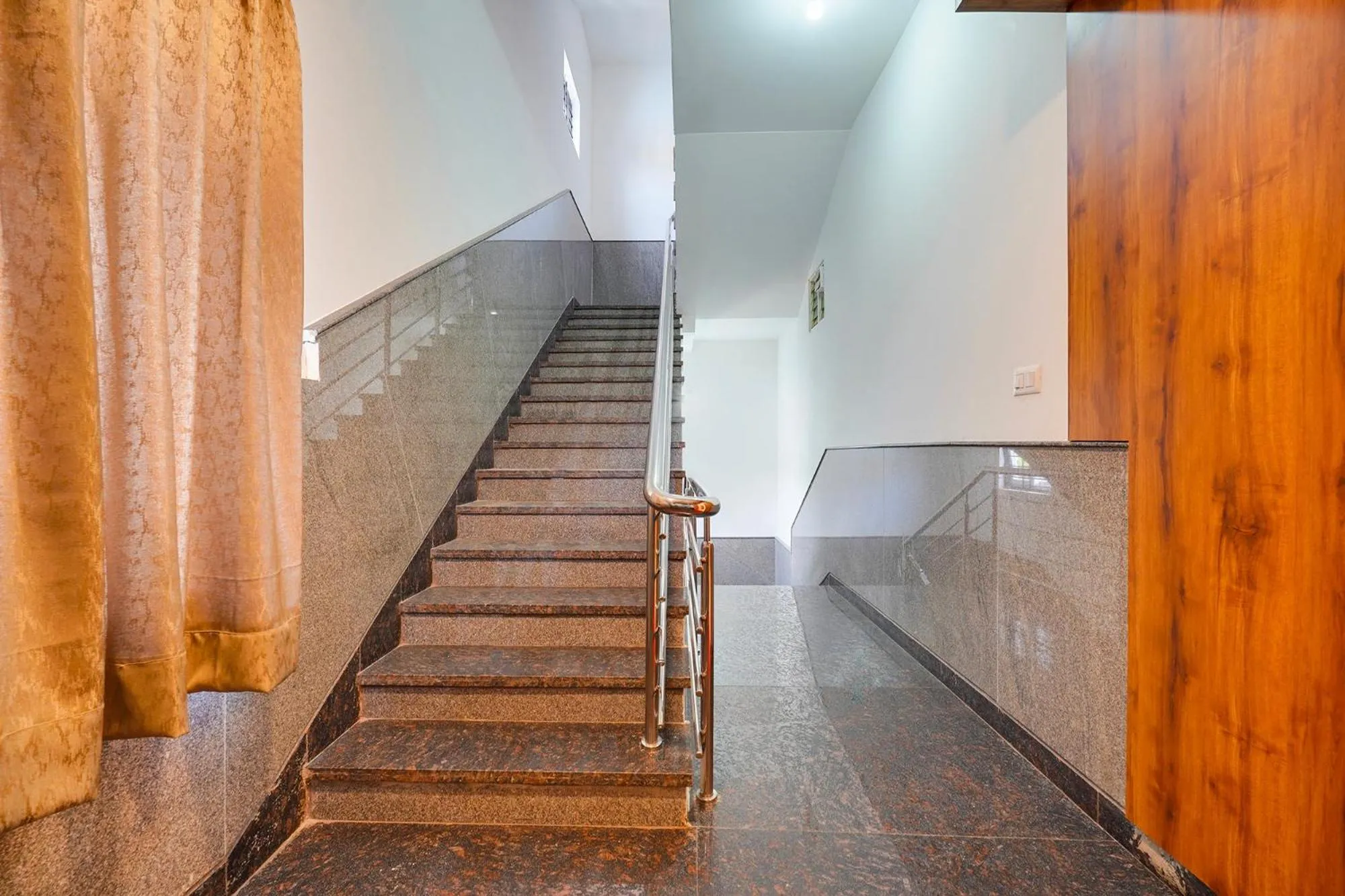 Lobby or reception in FabHotel Royal Grand - Basaveshwar Nagar