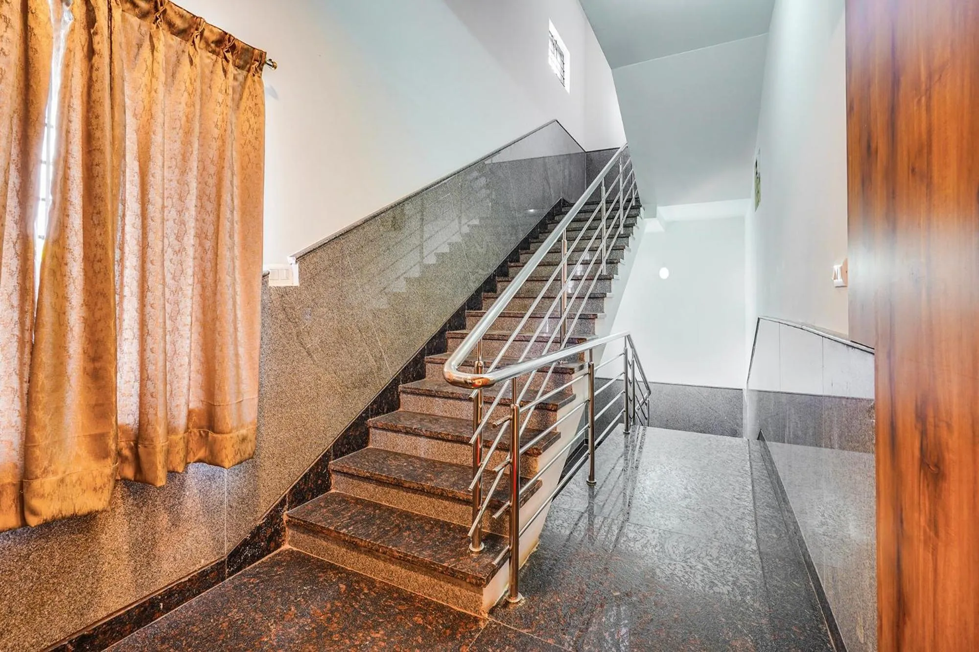 Lobby or reception in FabHotel Royal Grand - Basaveshwar Nagar