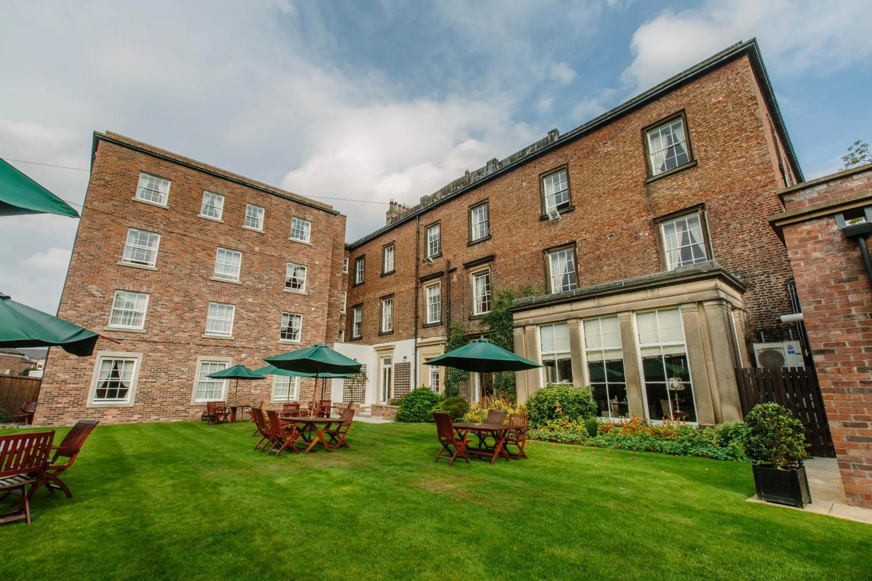 Facade/entrance in Bannatyne Hotel Darlington