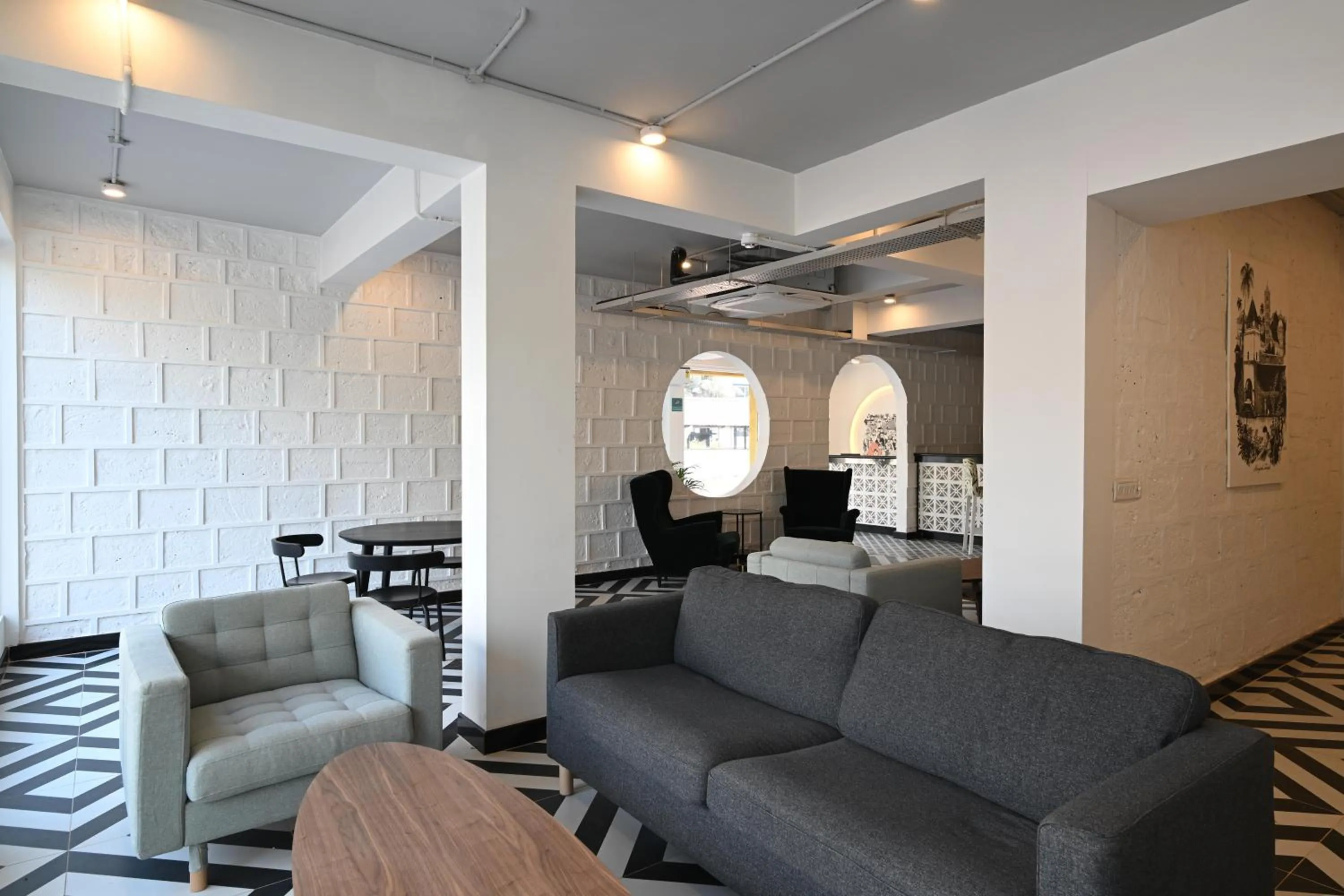 Lobby or reception in Bedzzz Xclusiv Morjim, Goa By Leisure Hotels