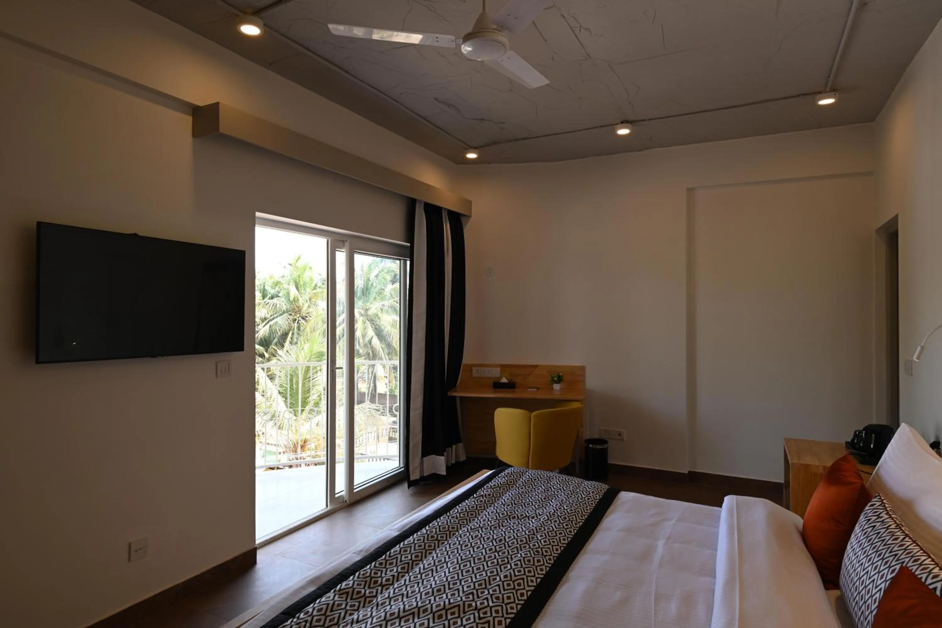 Bedroom, Bed in Bedzzz Xclusiv Morjim, Goa By Leisure Hotels