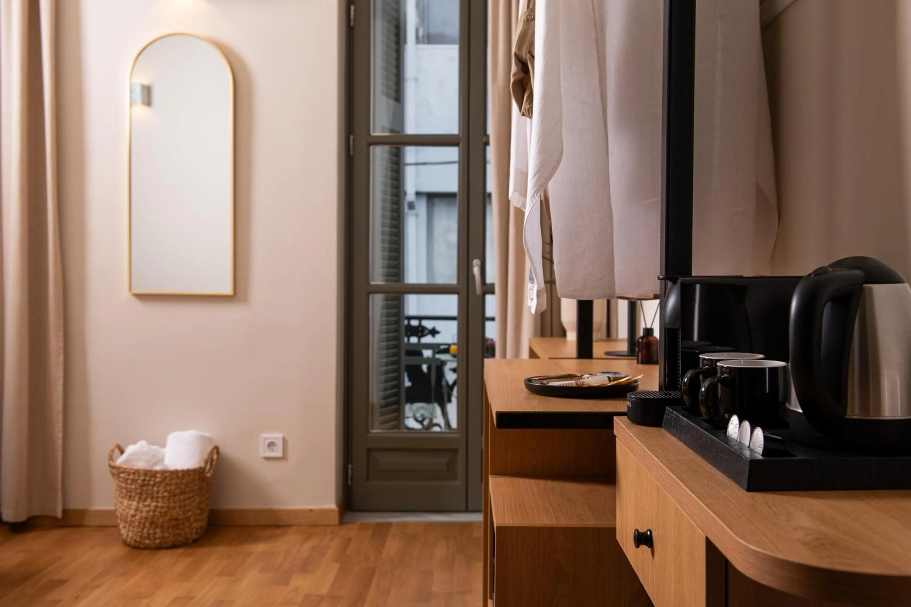 Coffee/tea facilities in Living Yard Acropolis