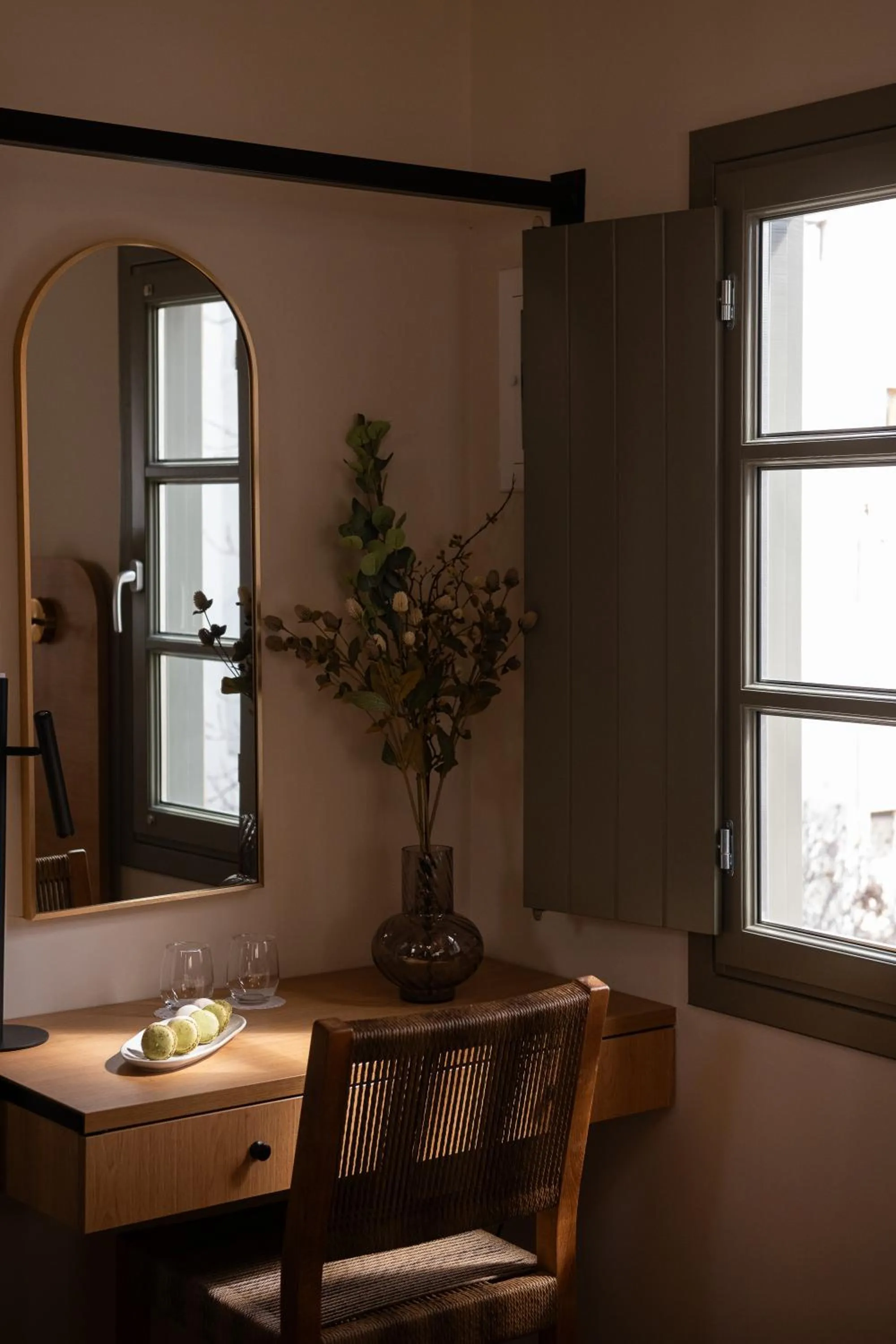 Photo of the whole room in Living Yard Acropolis