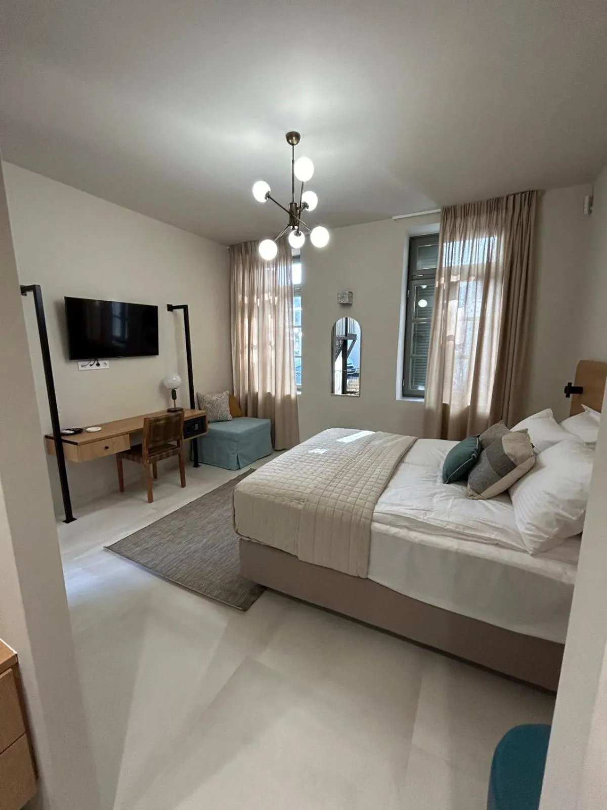 Bed in Living Yard Acropolis