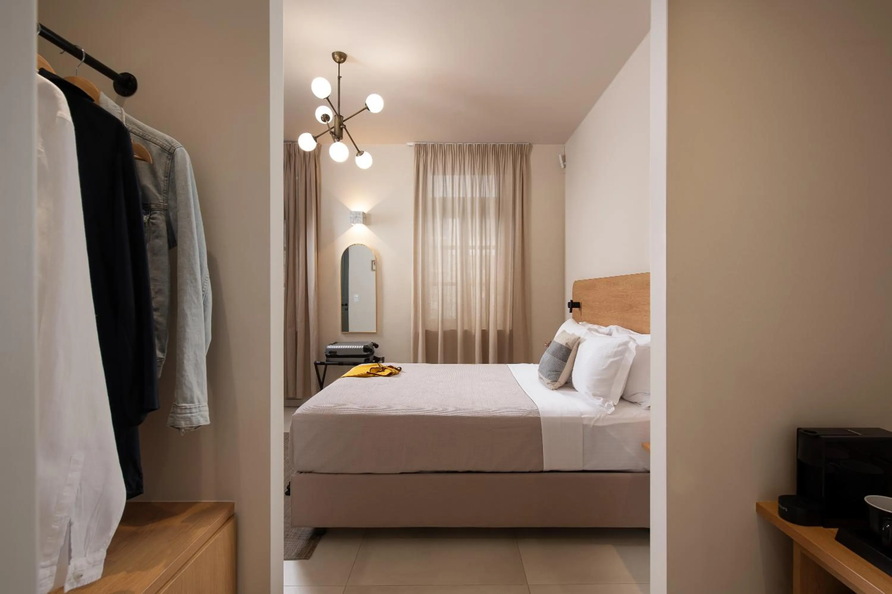 Photo of the whole room, Bed in Living Yard Acropolis