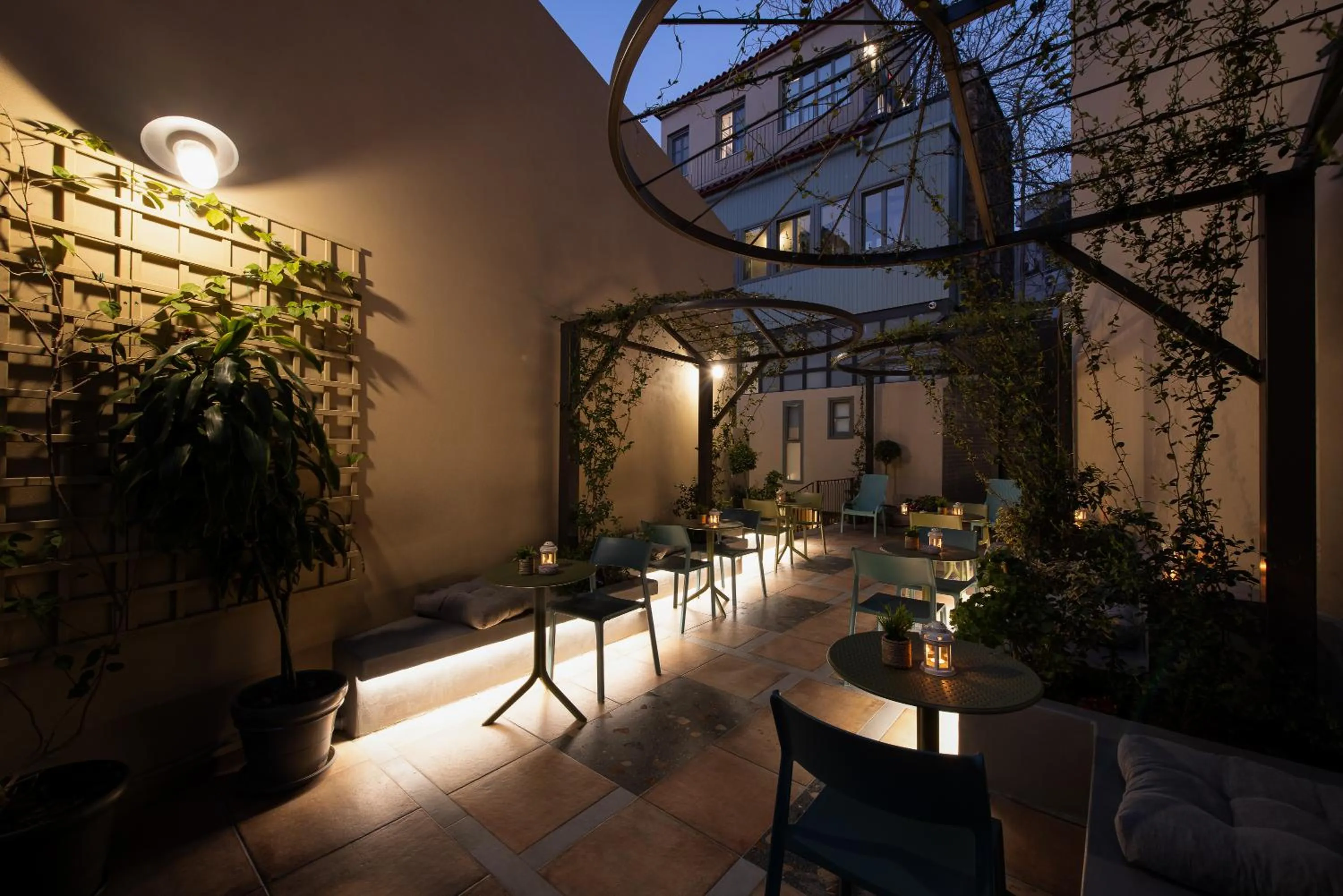 Property building in Living Yard Acropolis