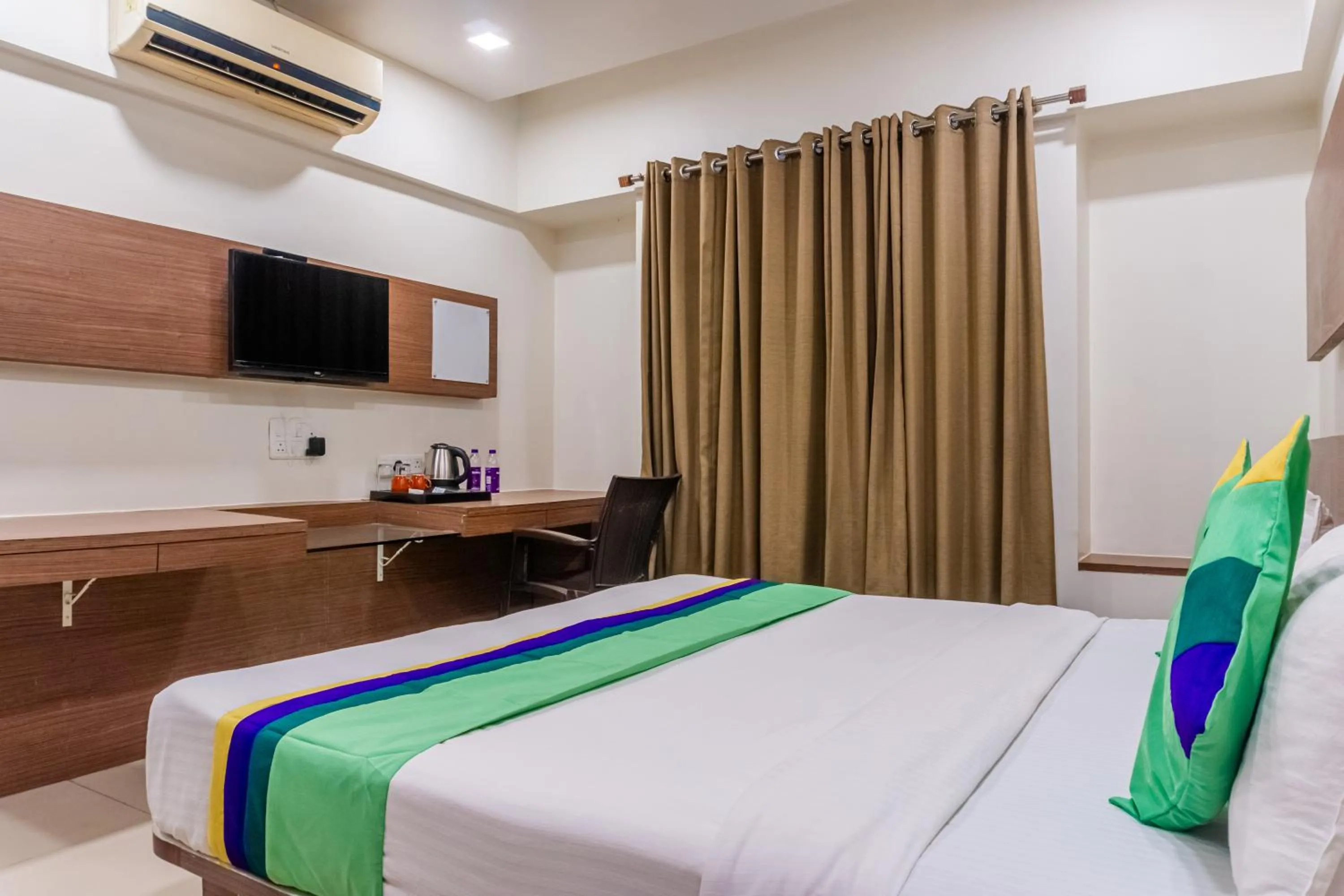 Bed in Treebo Blossom - Viman Nagar