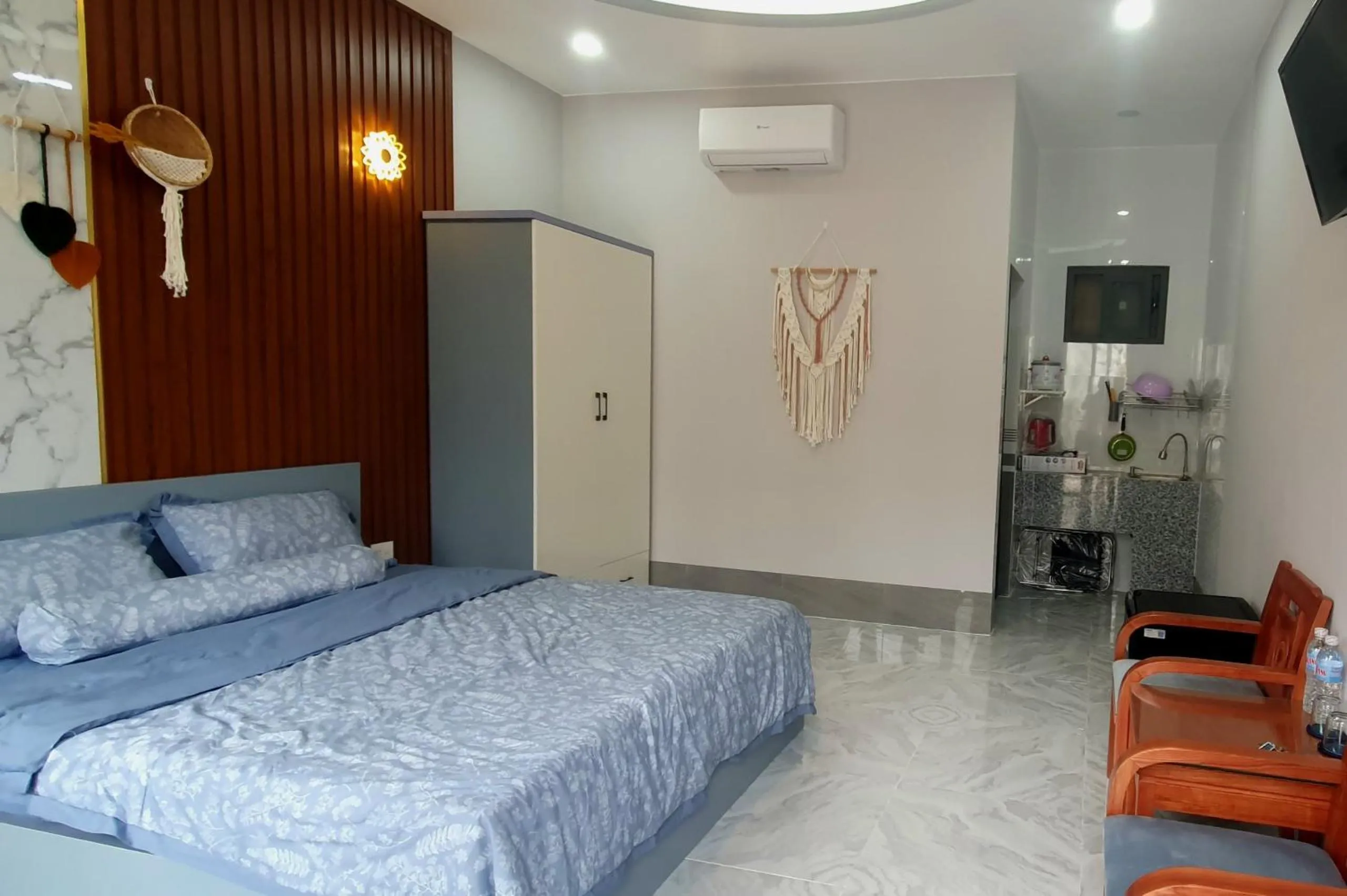 Bed in Homestay Quyên Quỳnh