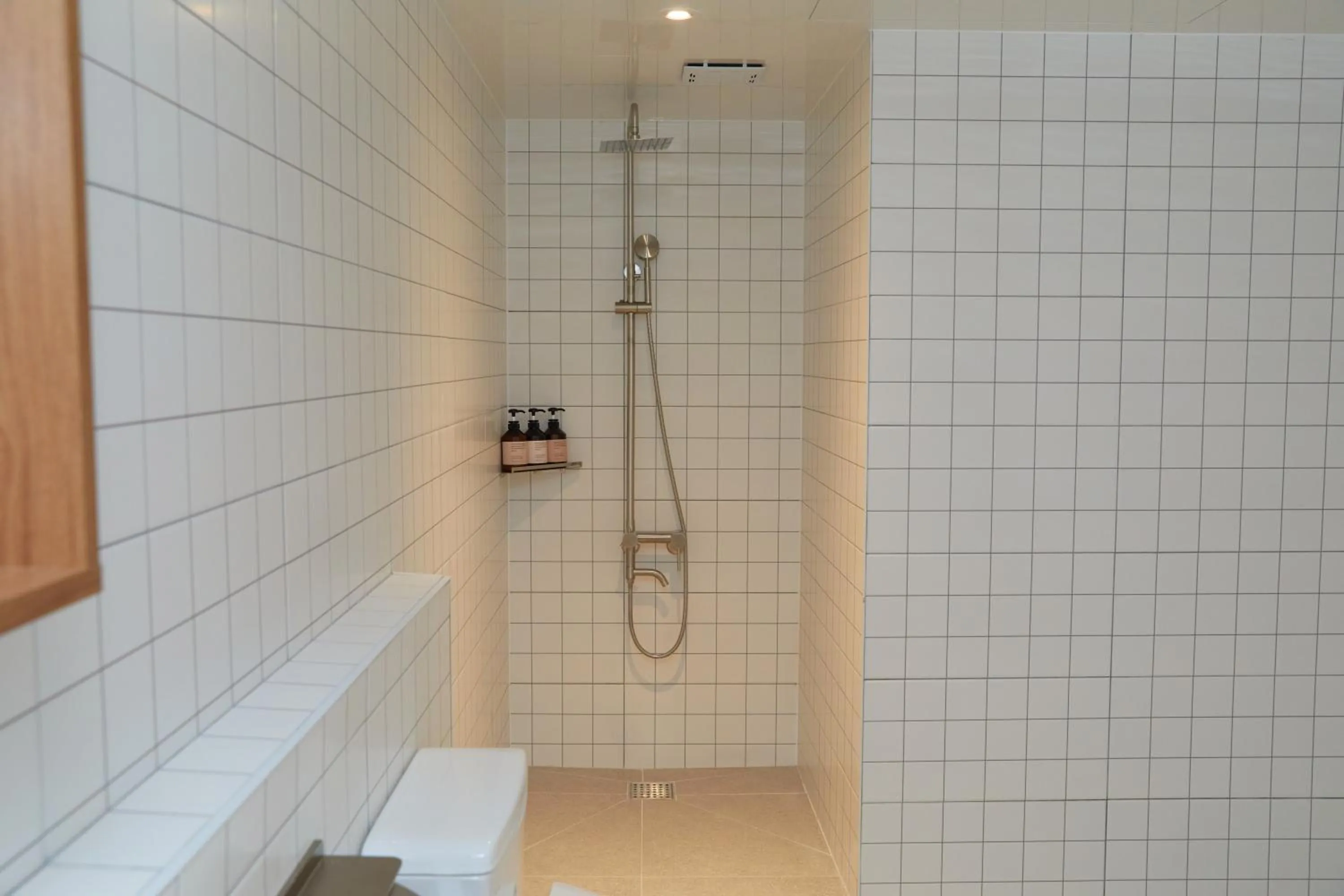 Shower in Anook Hotel Suwon