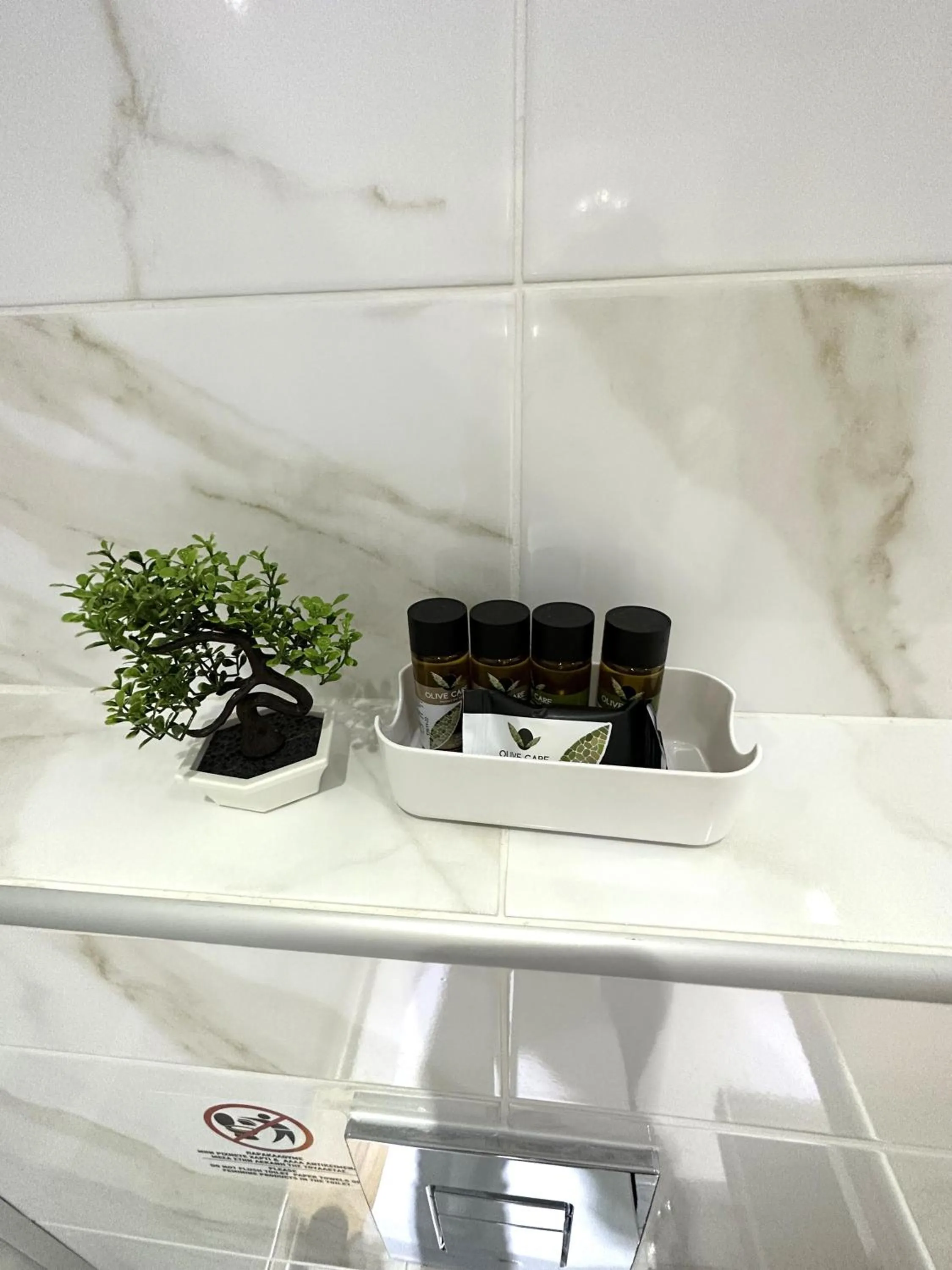 Shower in Navarino Luxe Suites