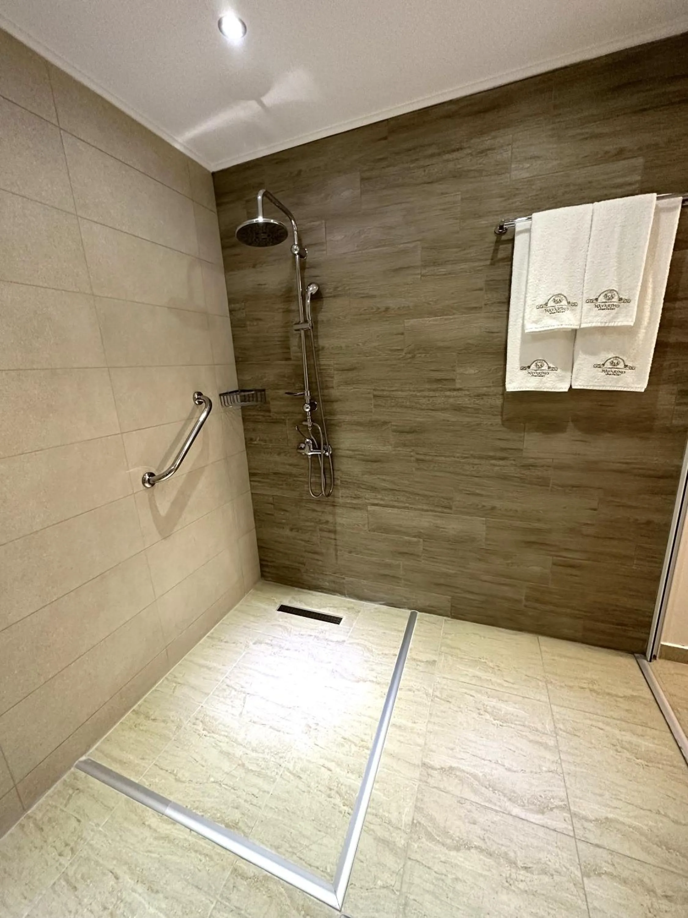 Shower in Navarino Luxe Suites