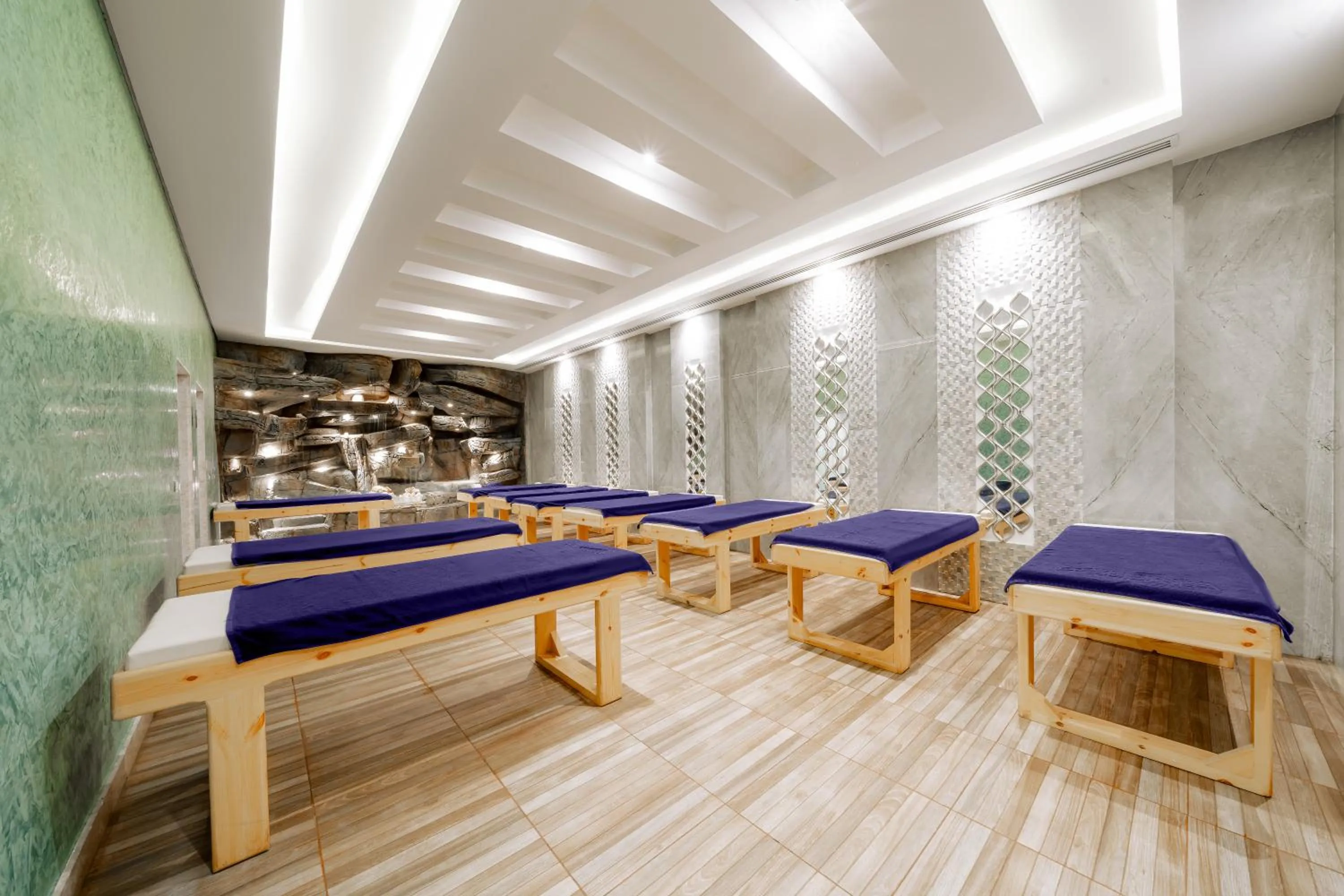 Massage in SIRENA BEACH RESORT & SPA