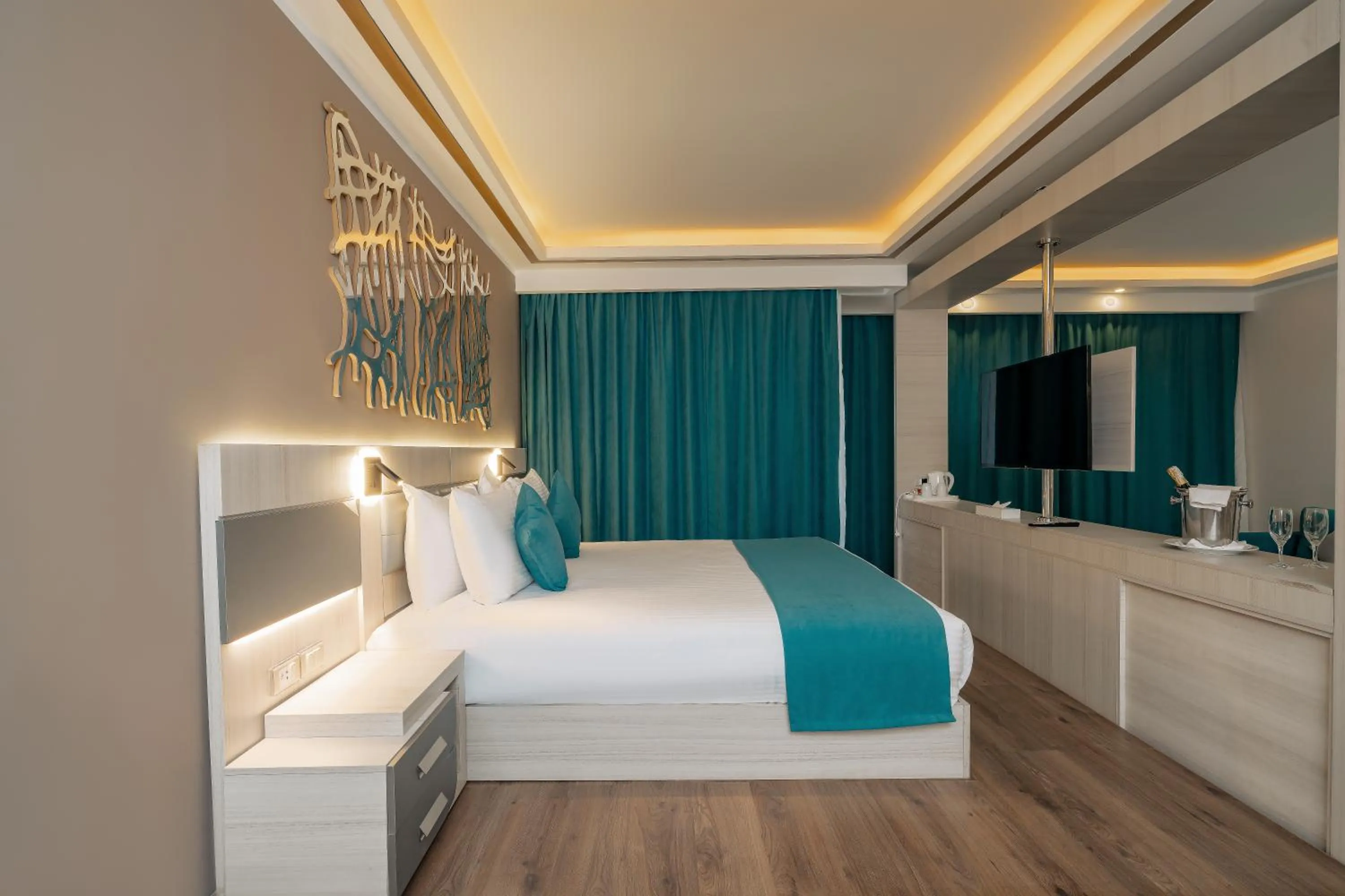 Bedroom, Bed in SIRENA BEACH RESORT & SPA