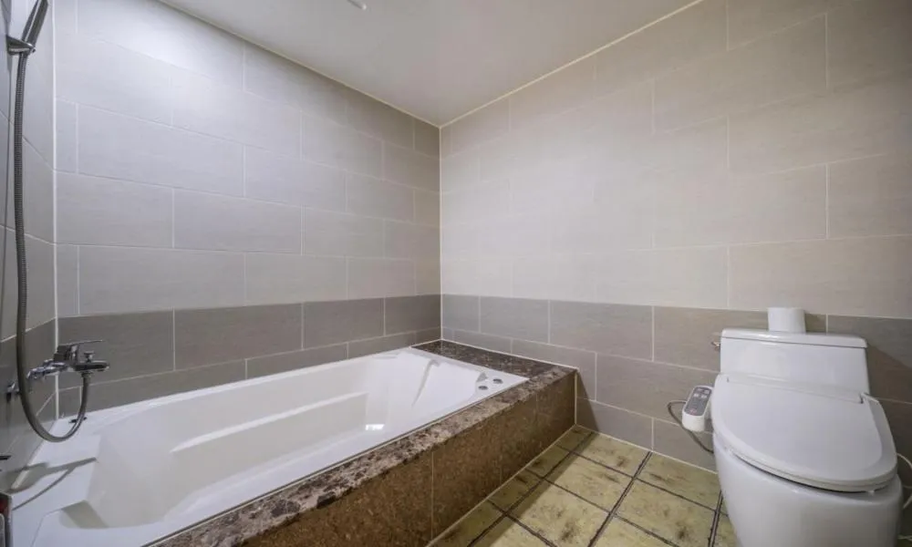 Shower in Ansan Seowon Tourist Hotel