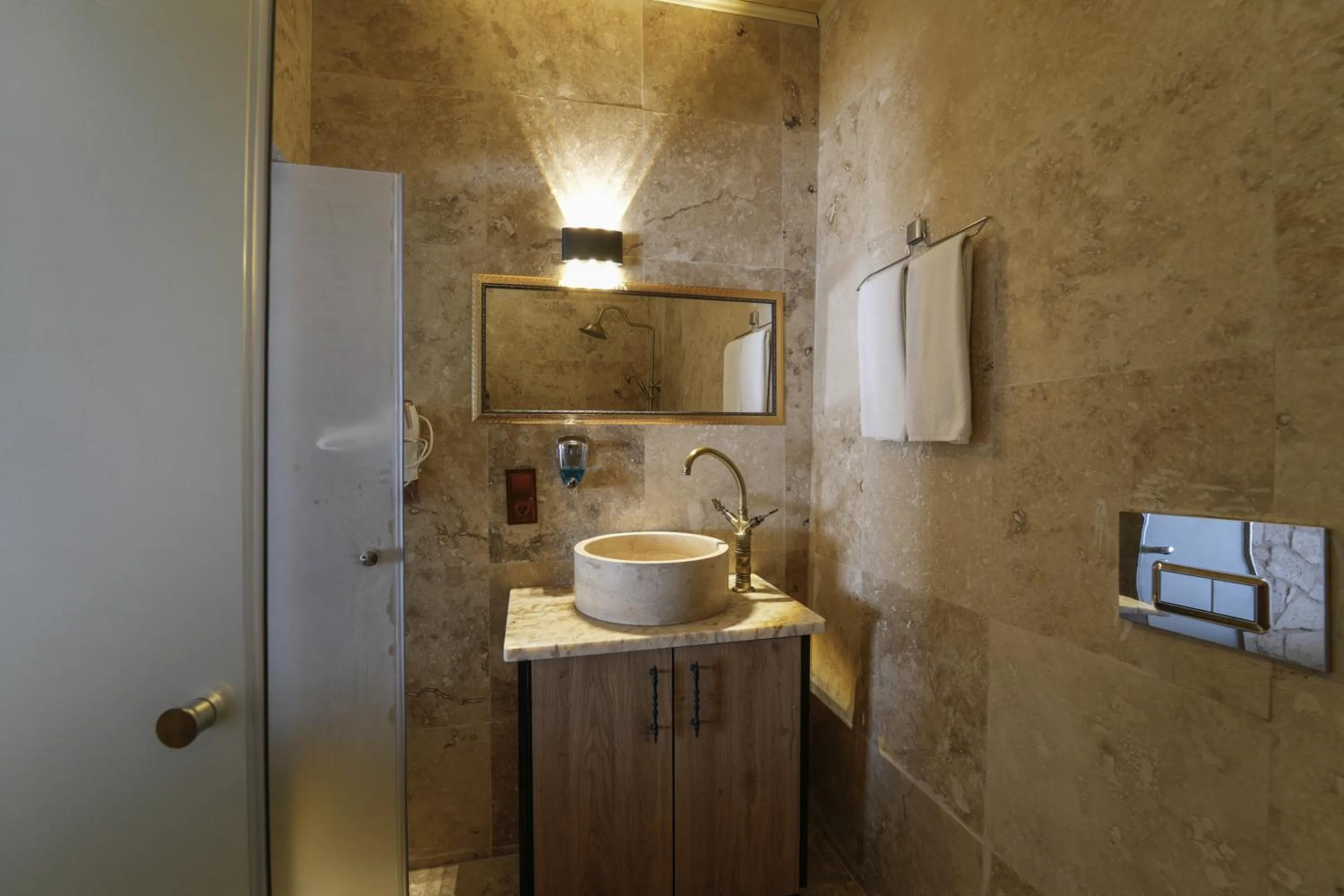 Bathroom in By Yüksel Cave