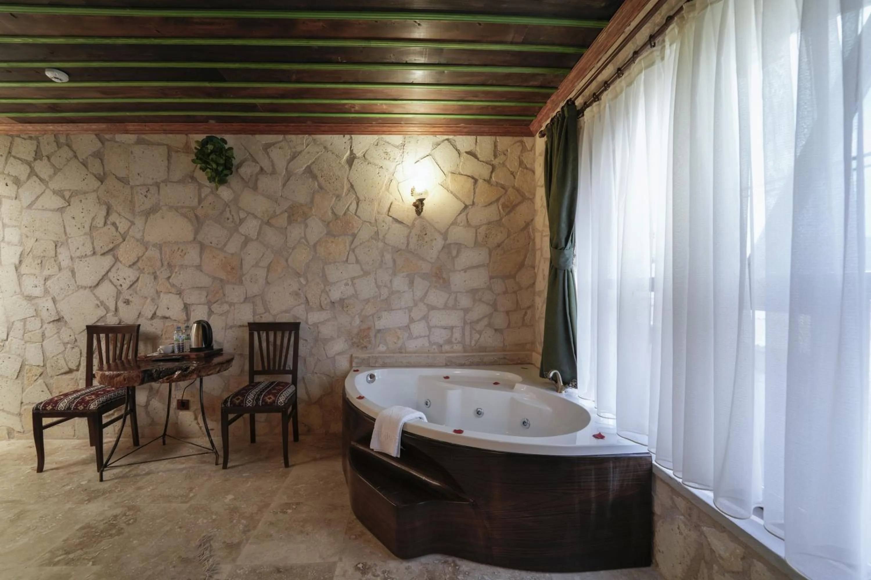 Hot Tub in By Yüksel Cave