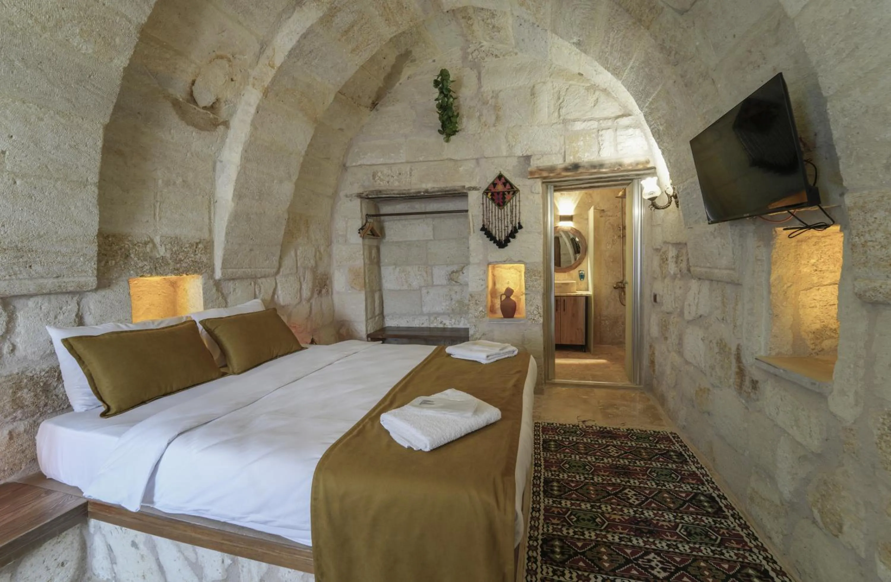 Photo of the whole room, Bed in By Yüksel Cave