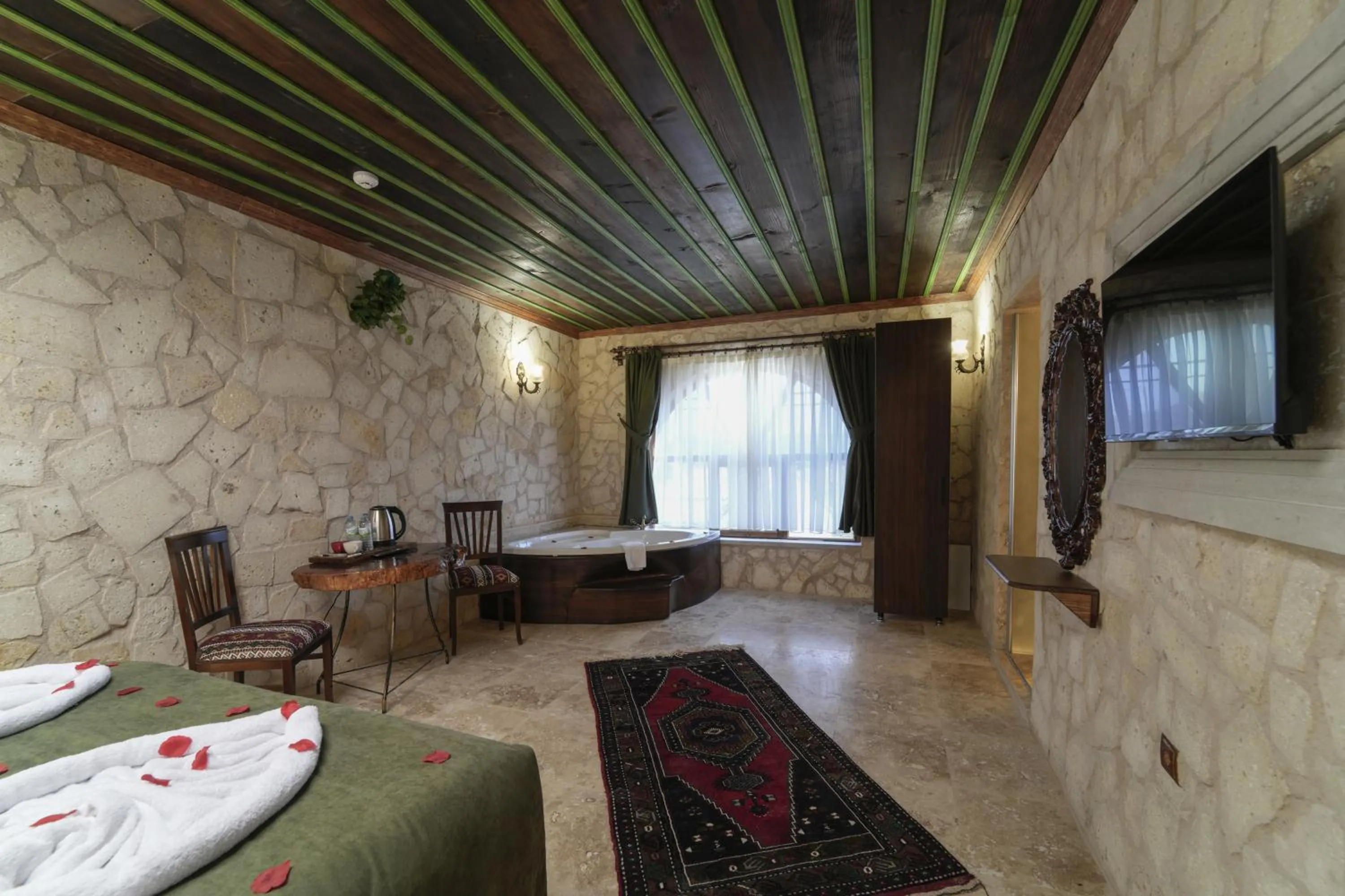 TV and multimedia in By Yüksel Cave