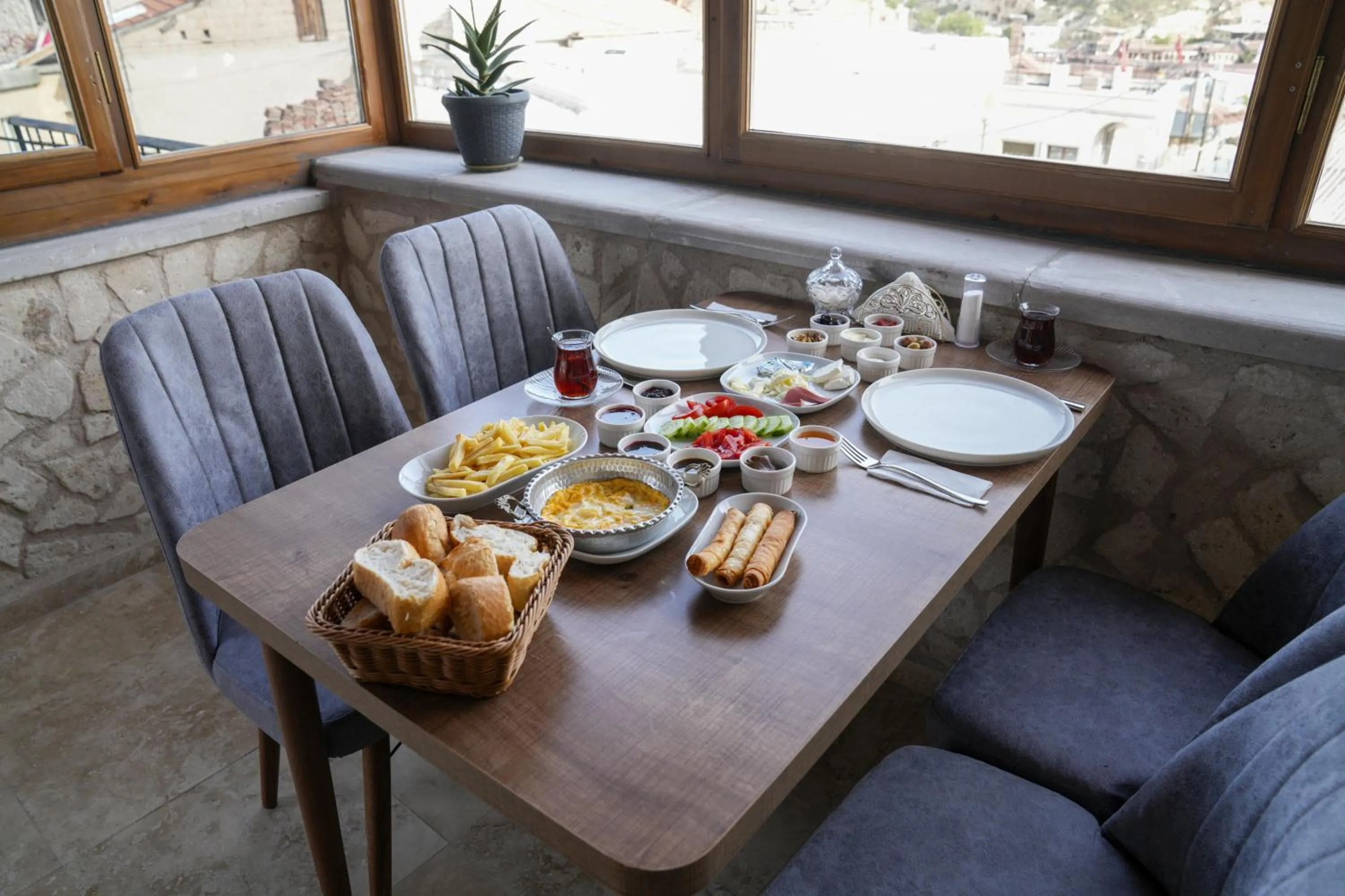 Breakfast in By Yüksel Cave