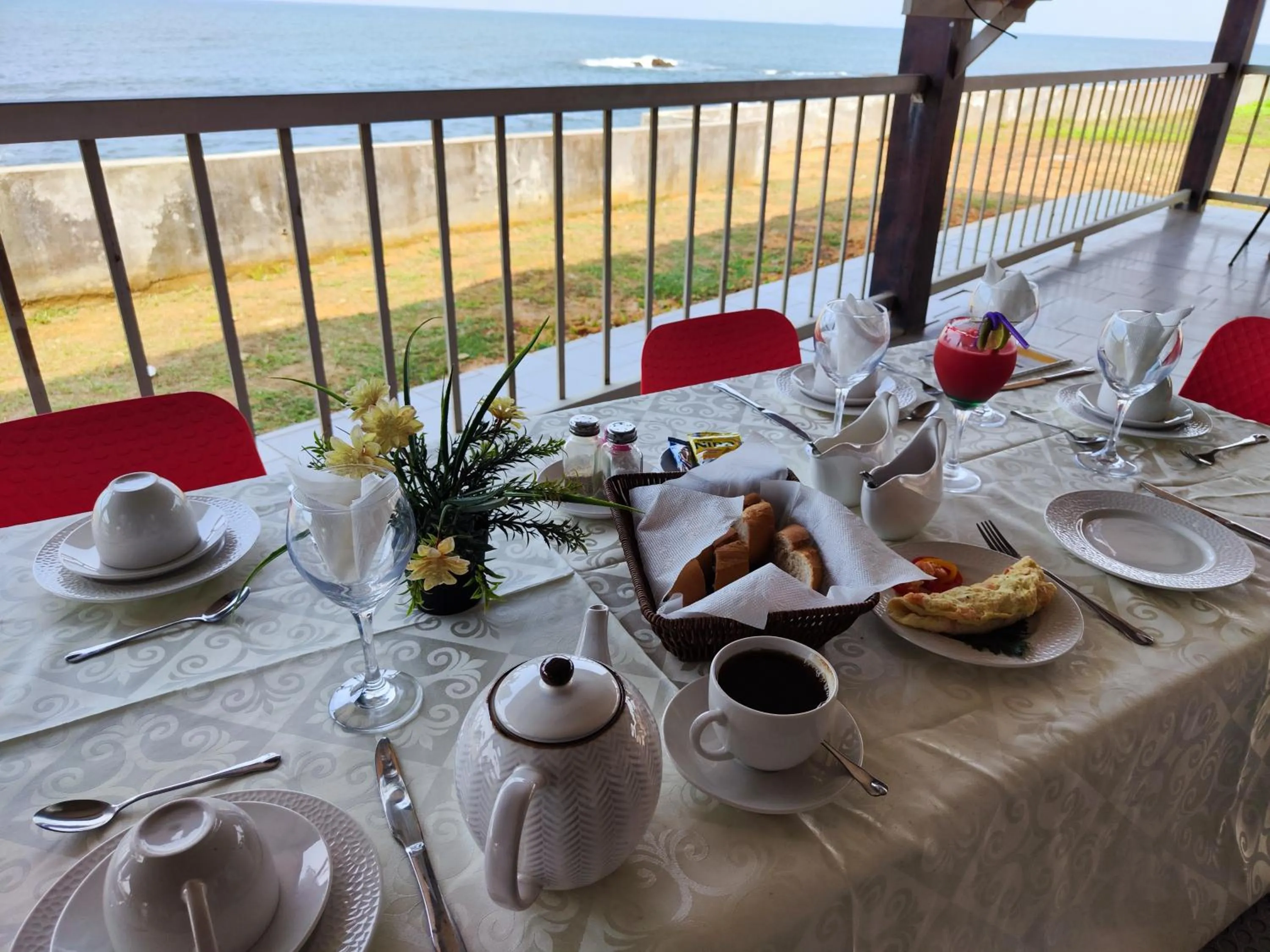 Restaurant/places to eat in HOTEL DE L'OCEAN KRIBI