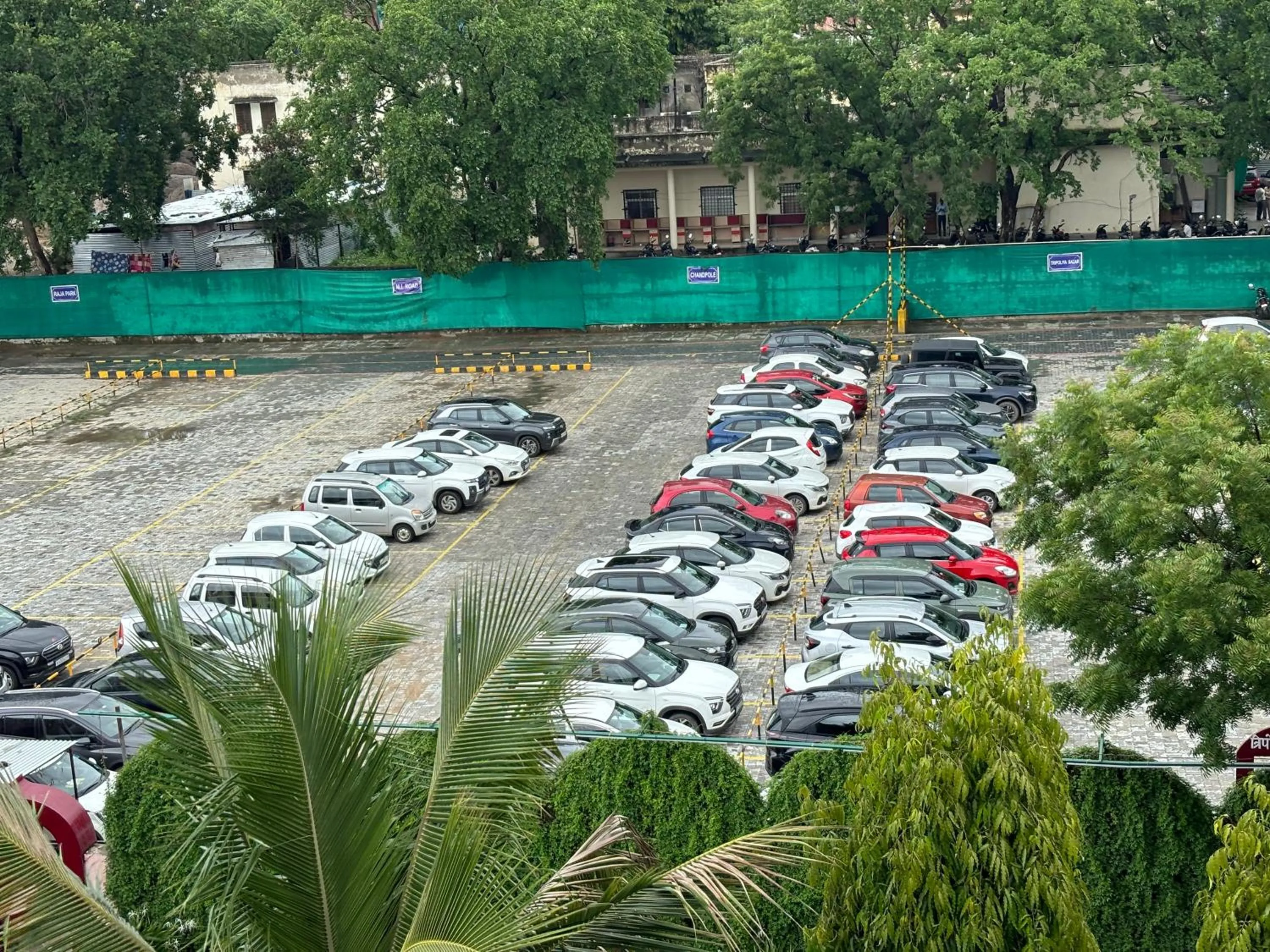 Parking in Hotel Maya international