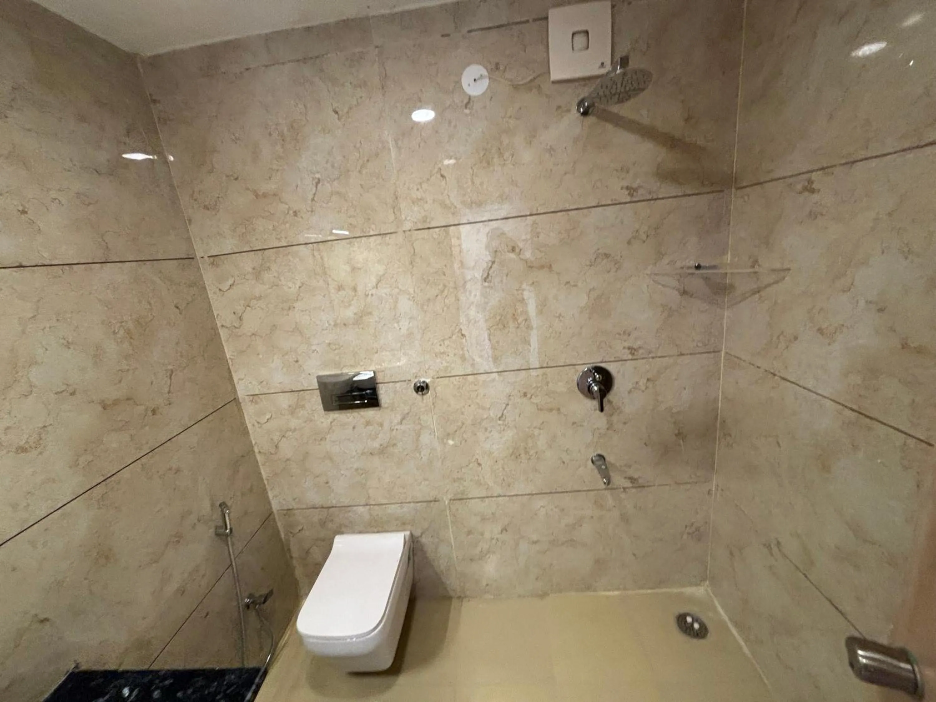 Bathroom in Hotel Maya international