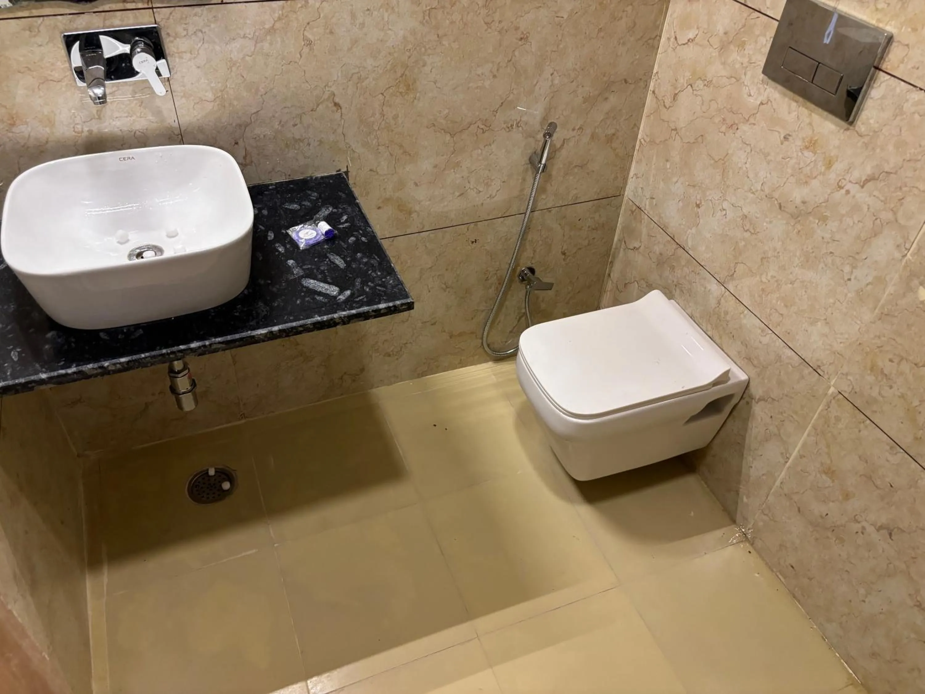 Bathroom in Hotel Maya international