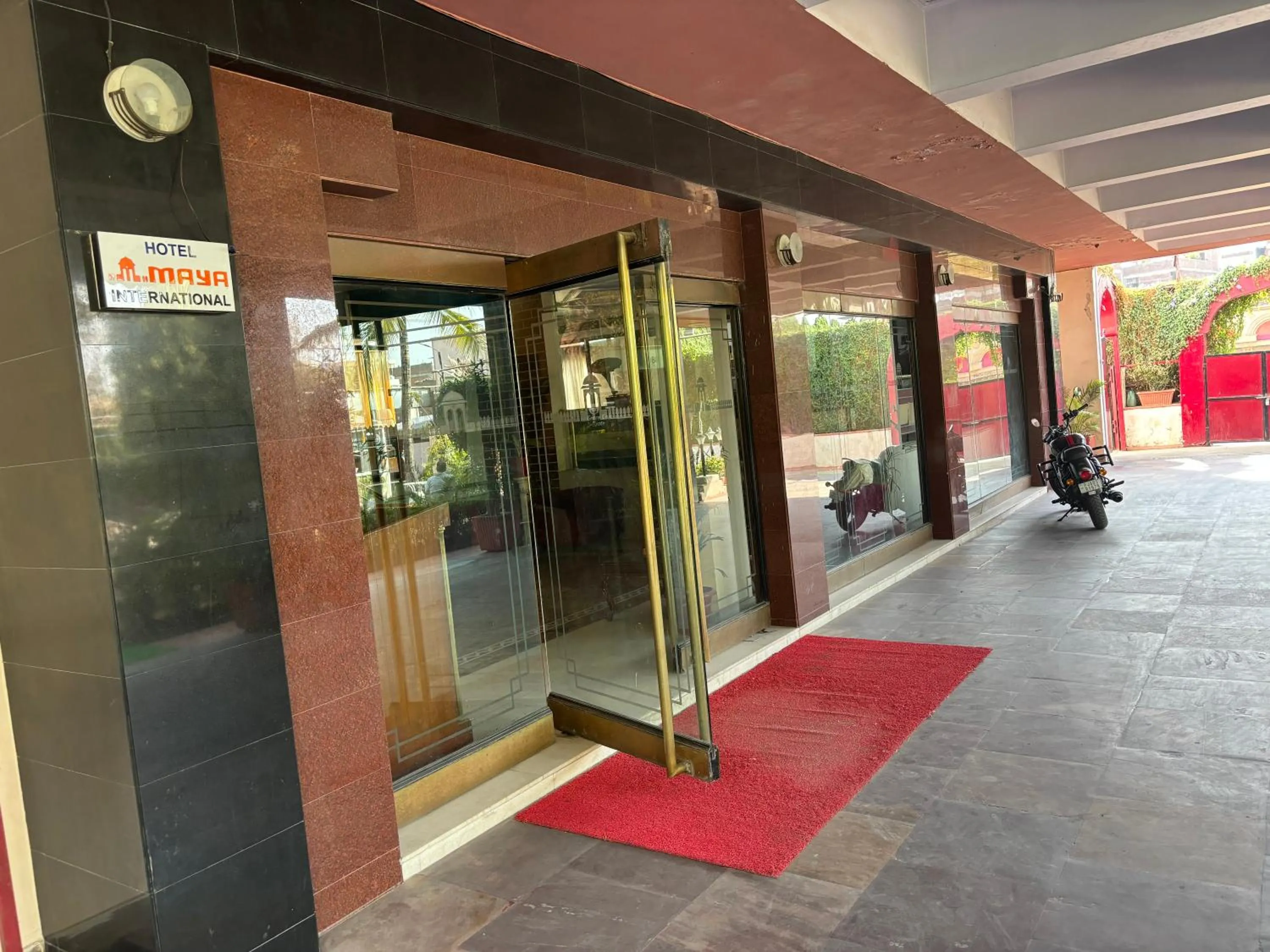 Facade/entrance in Hotel Maya international