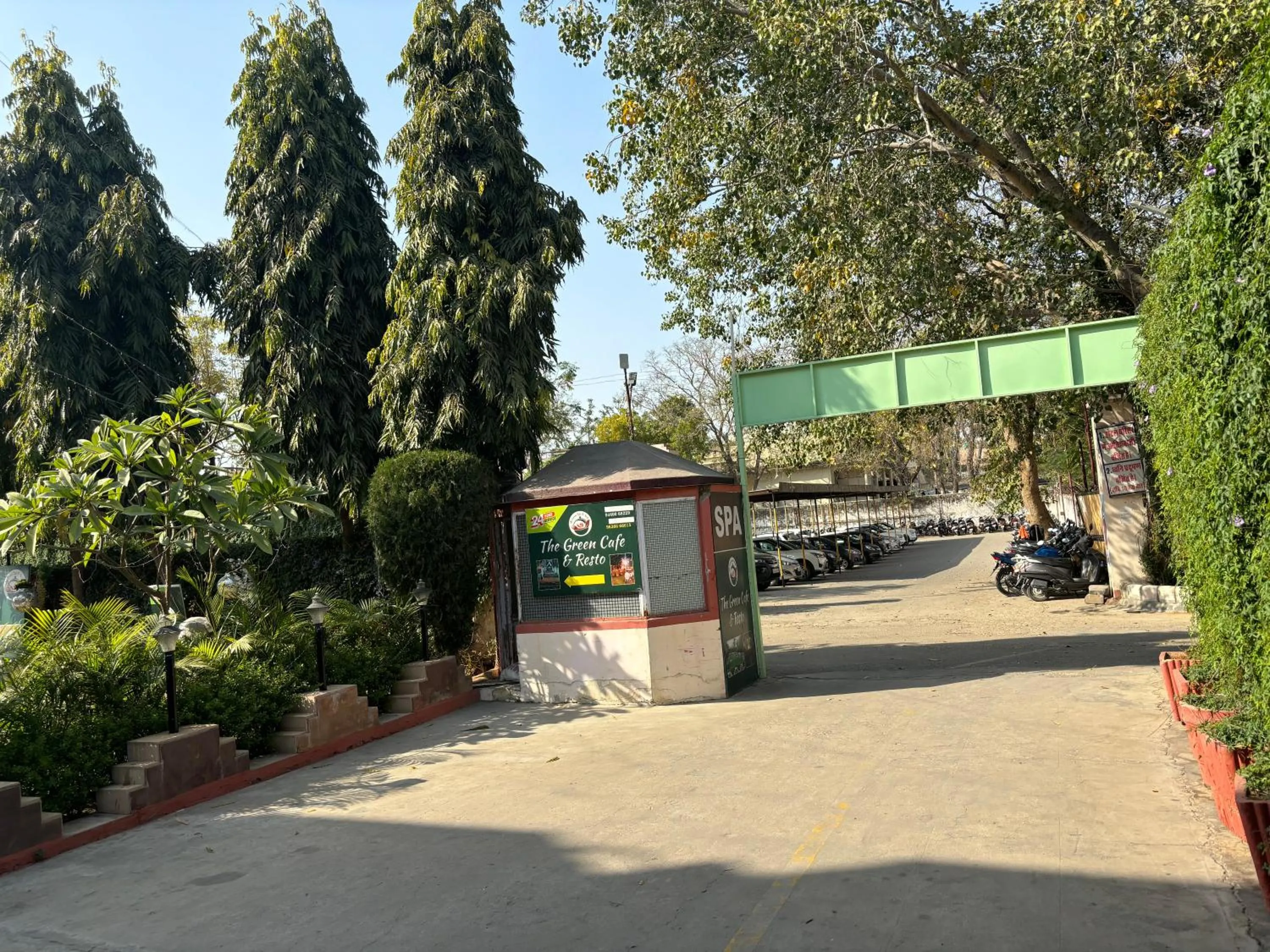 Parking in Hotel Maya international