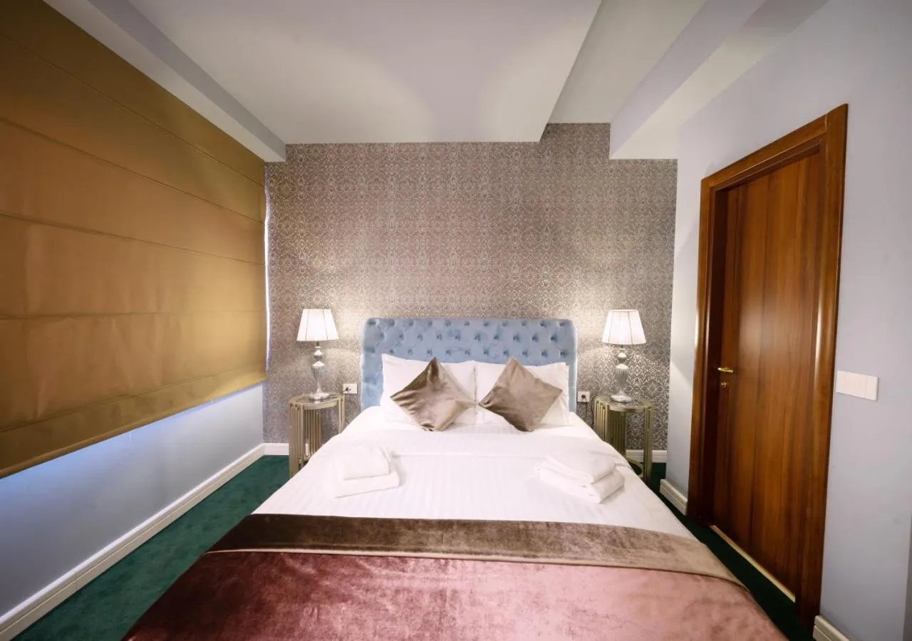 Bed in Phoenicia Comfort Hotel