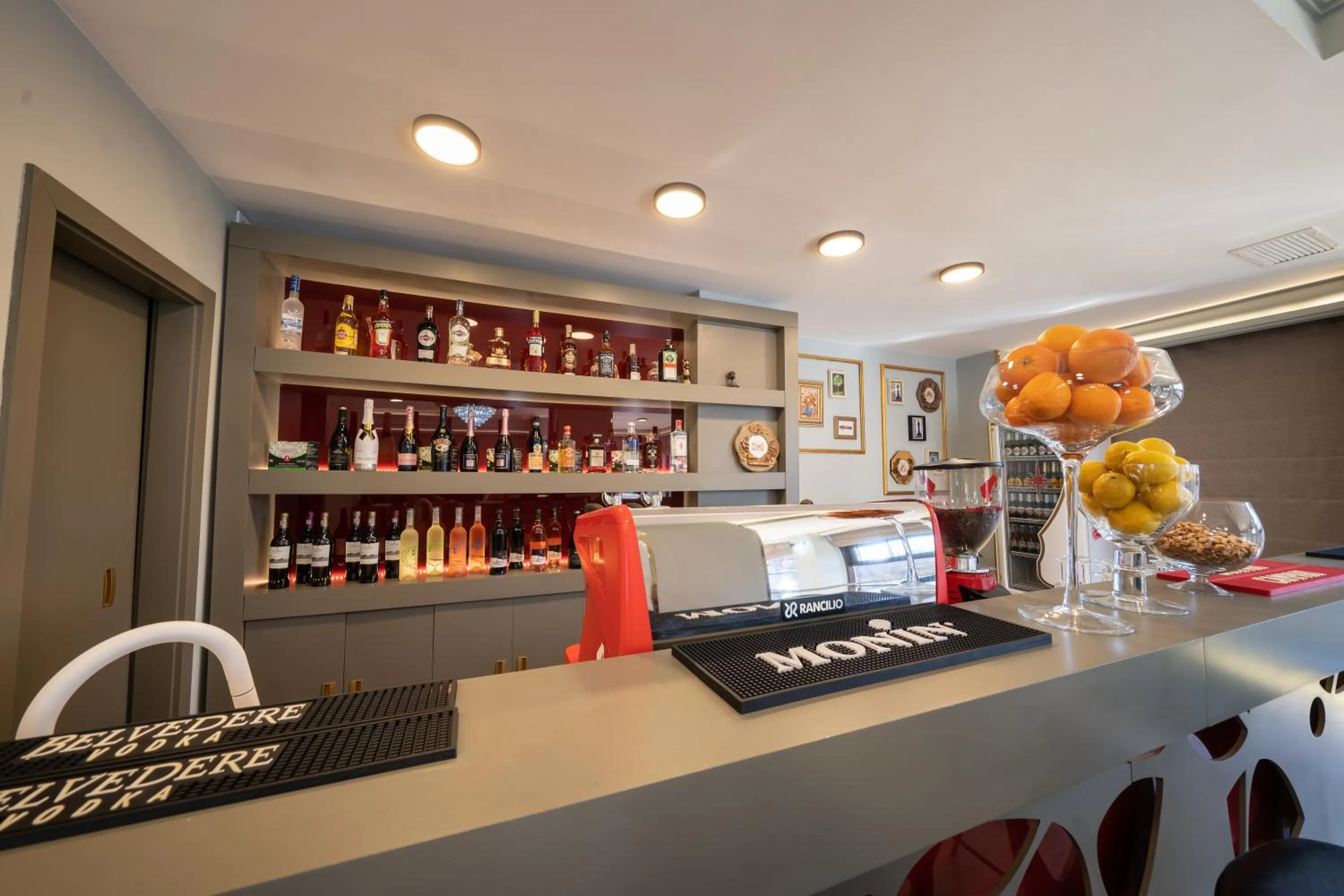 Lounge or bar in Phoenicia Comfort Hotel