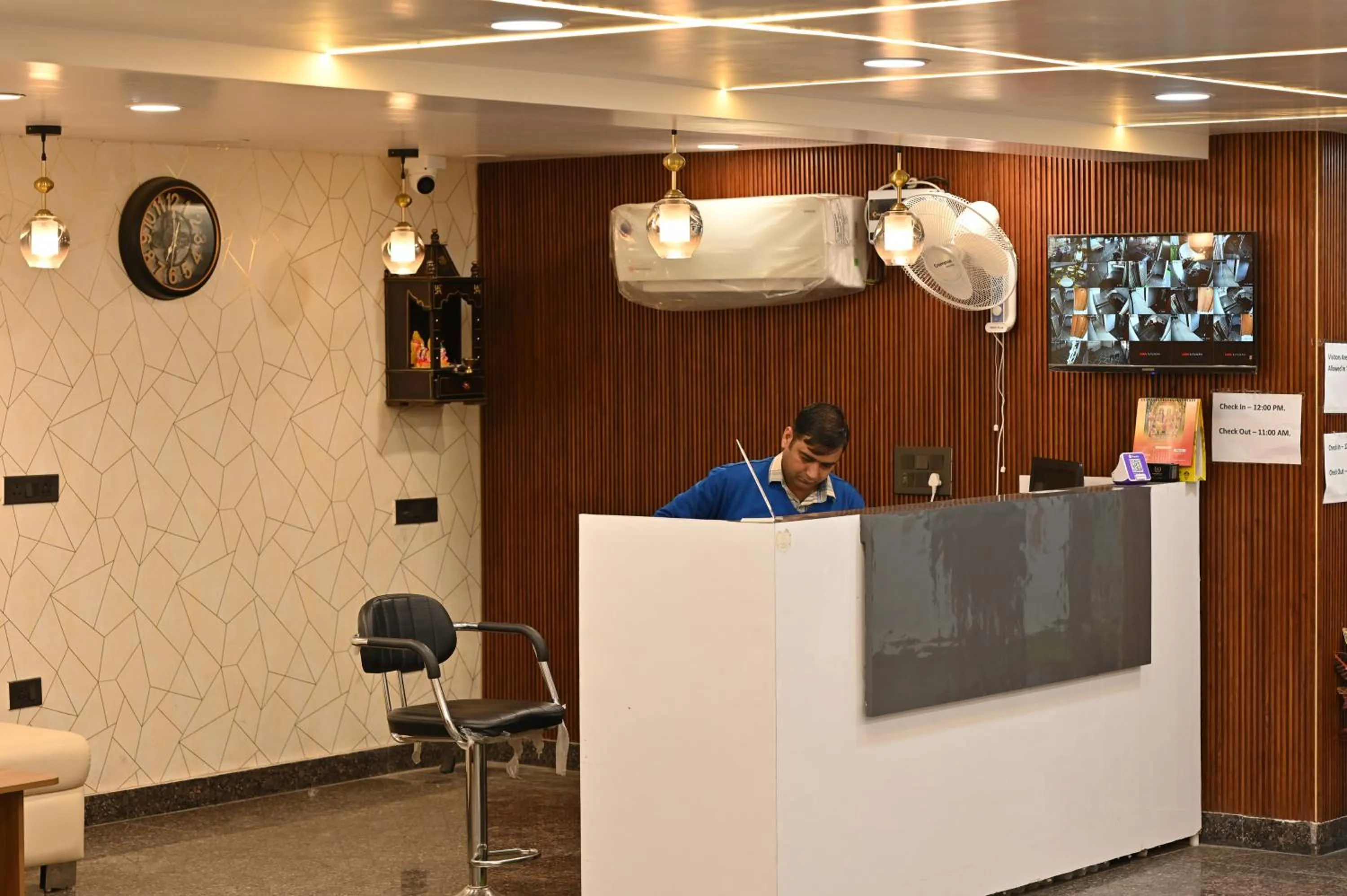 Hotel Down Town Paschim Vihar