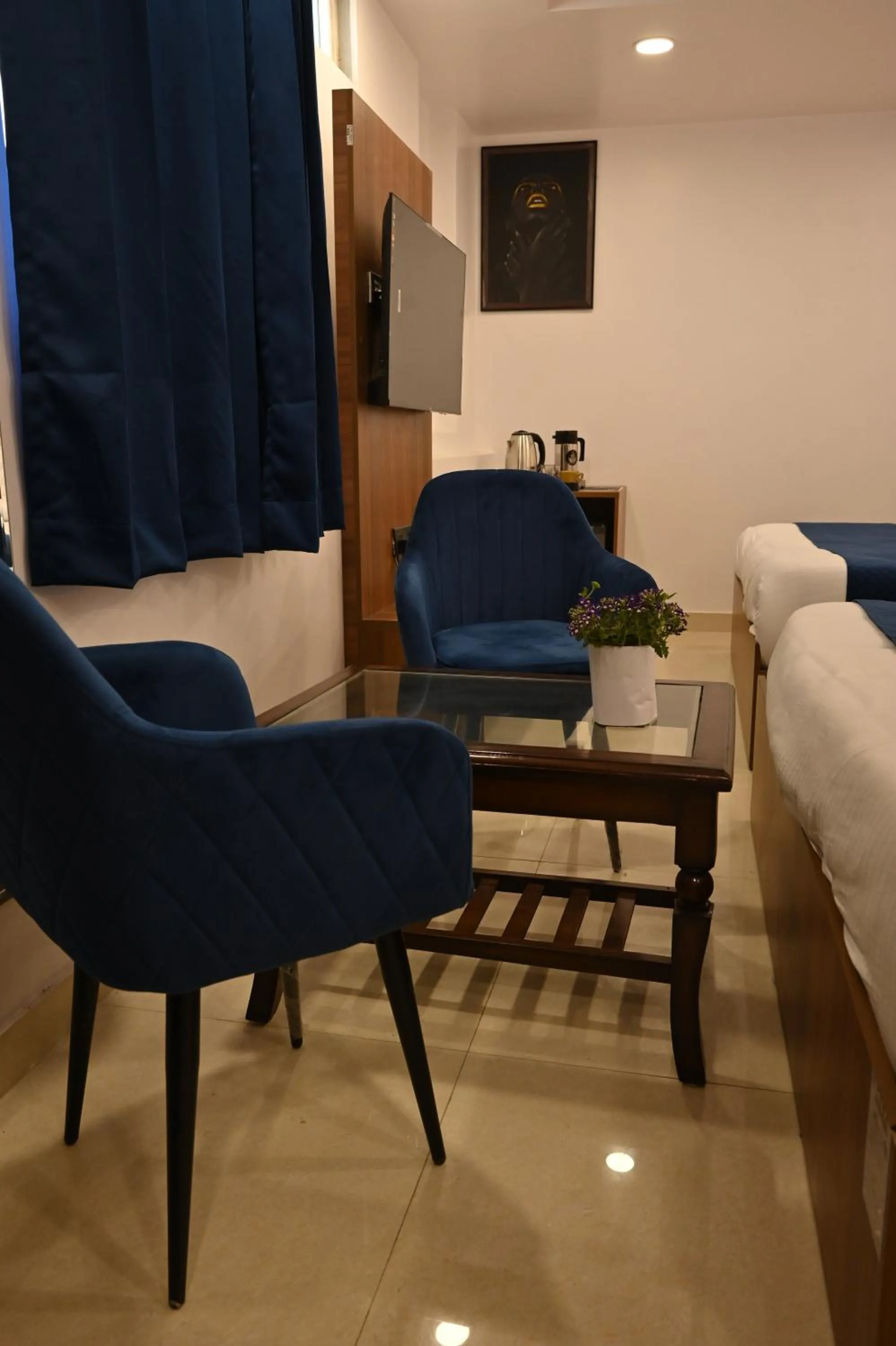 Bed in Hotel Down Town Paschim Vihar